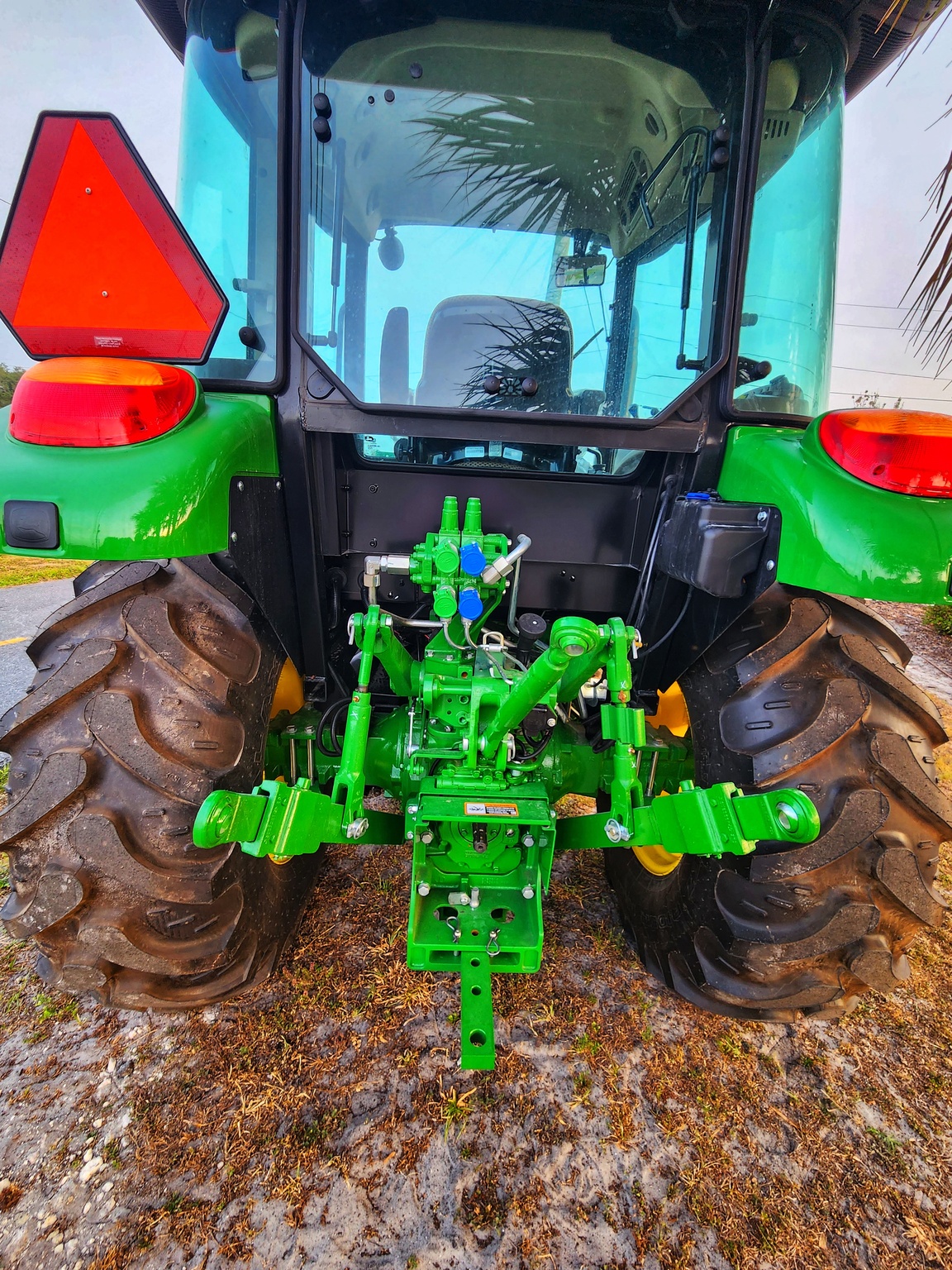 2023 John Deere 5090E Image 7