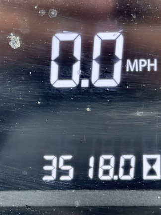 2019 John Deere 6105E cab Photo 7