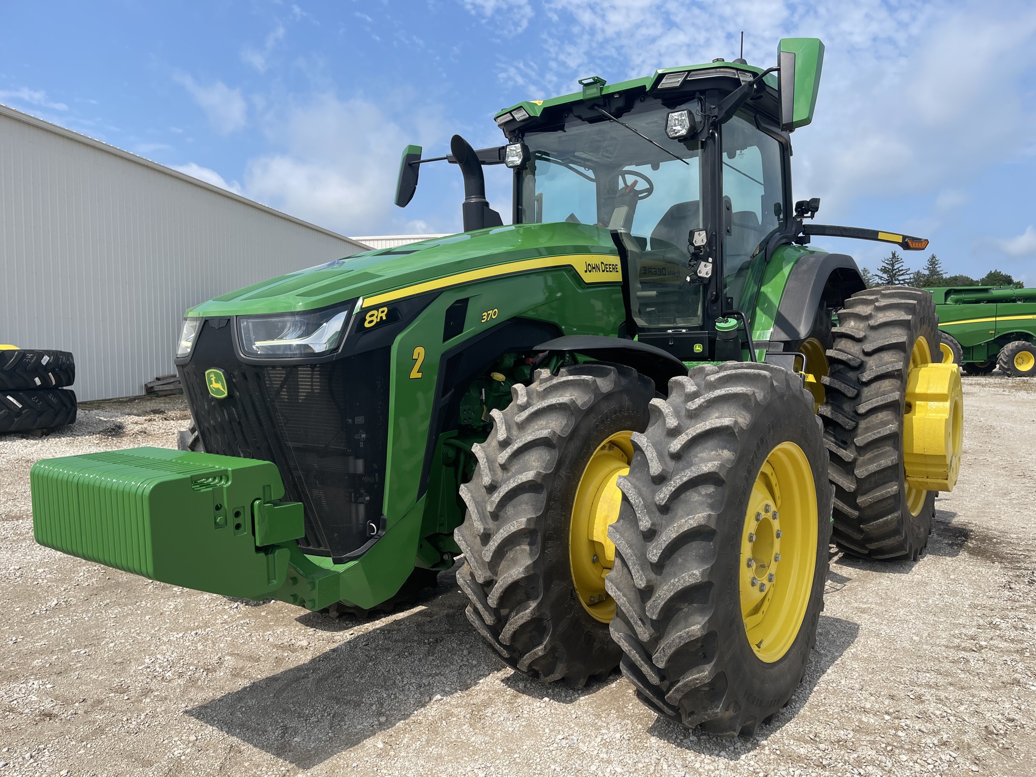  2023 John Deere 8R 370 at Heritage Tractor in Roanoke, IL