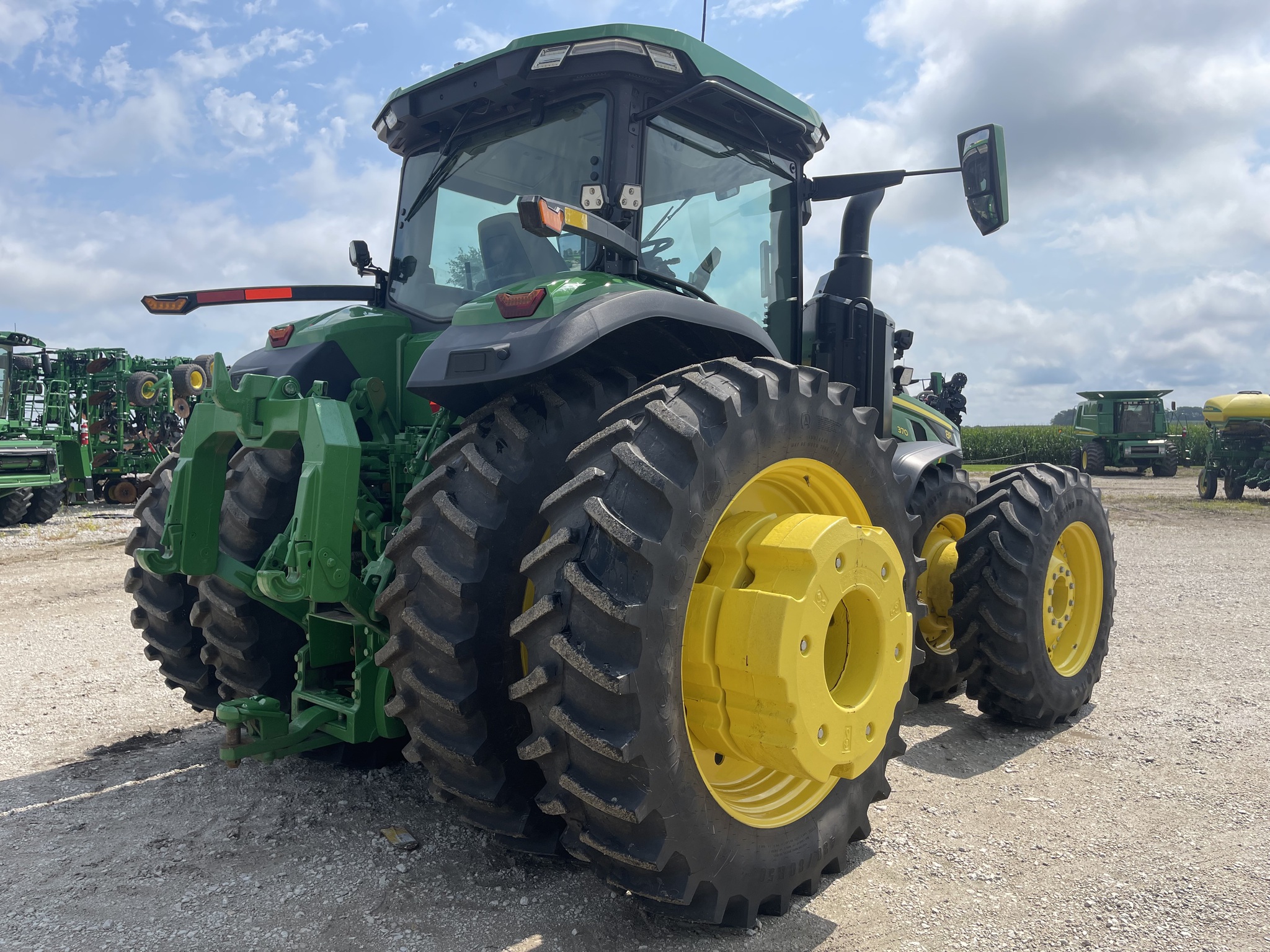  2023 John Deere 8R 370 at Heritage Tractor in Roanoke, IL
