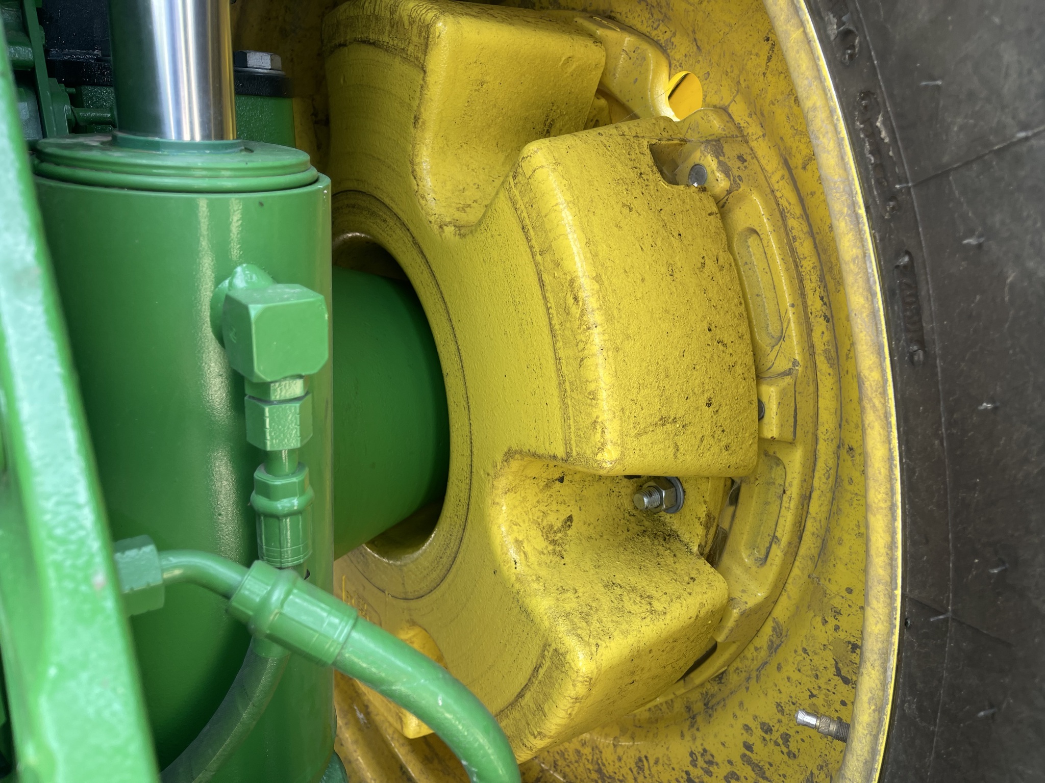  2023 John Deere 8R 370 at Heritage Tractor in Roanoke, IL