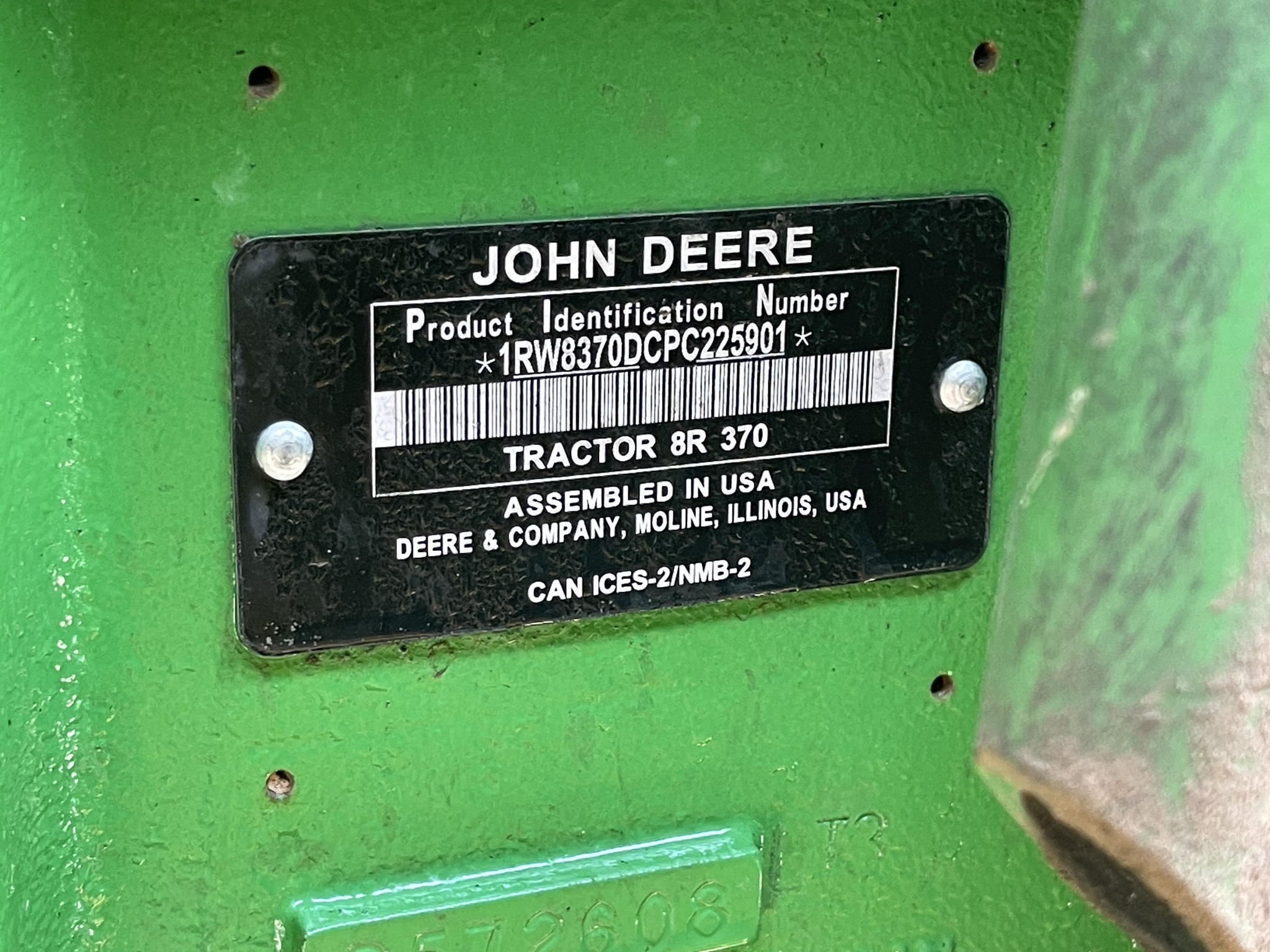  2023 John Deere 8R 370 at Heritage Tractor in Roanoke, IL