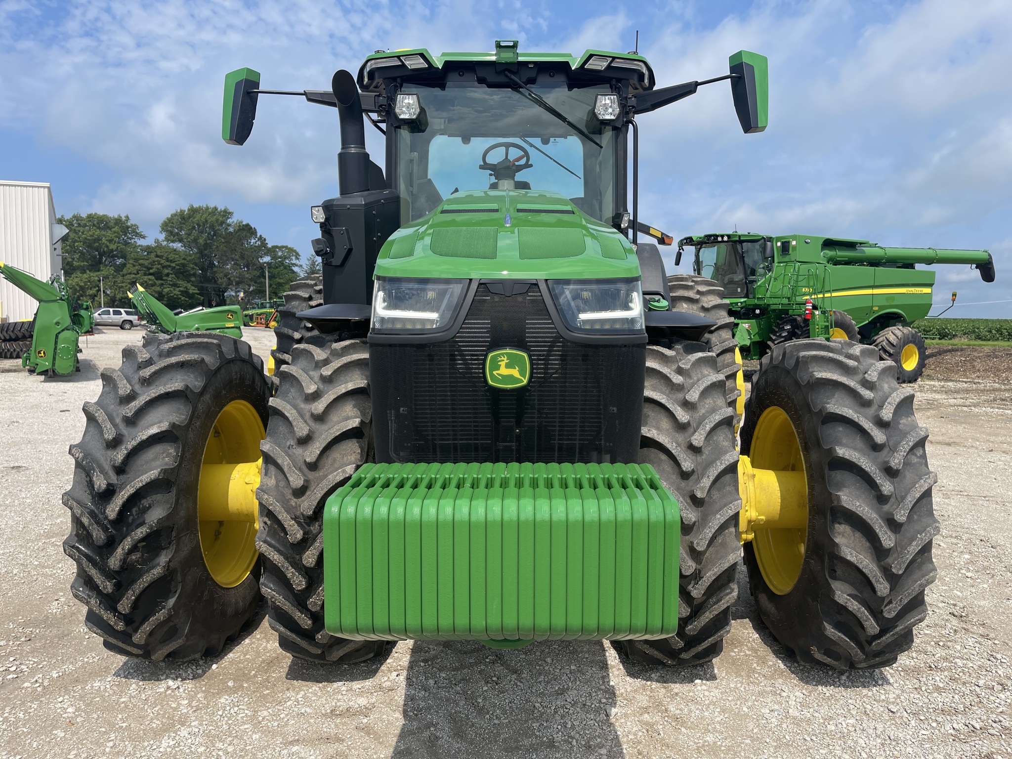  2023 John Deere 8R 370 at Heritage Tractor in Roanoke, IL