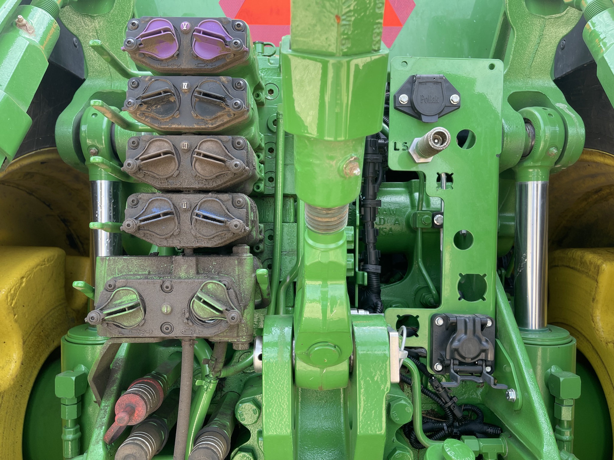 2023 John Deere 8R 370 at Heritage Tractor in Roanoke, IL