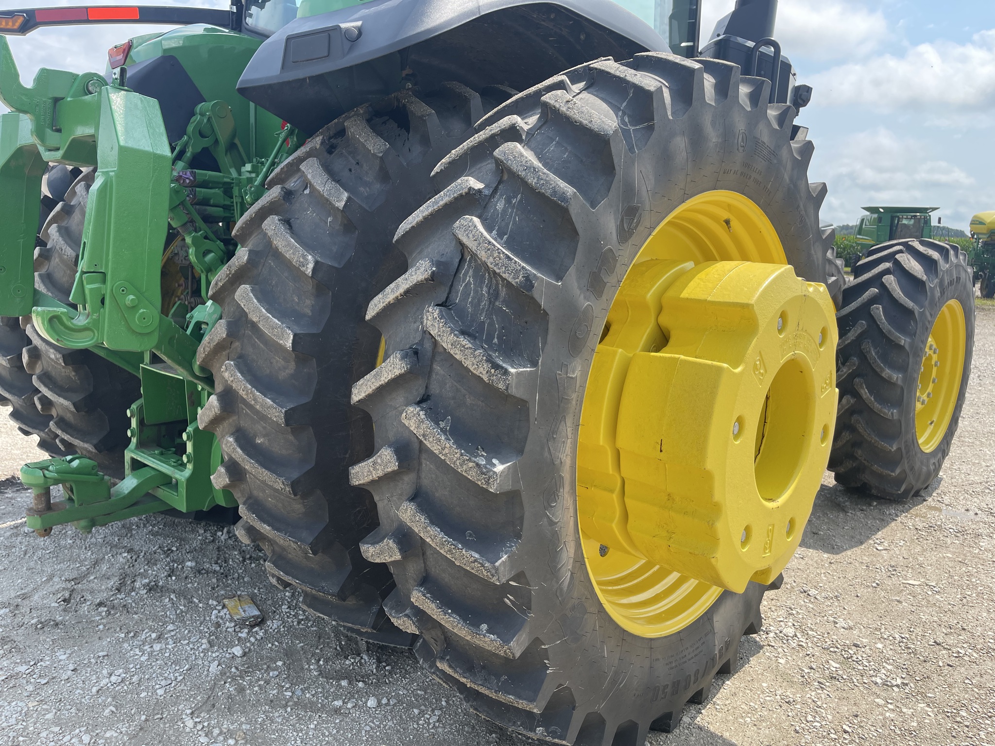  2023 John Deere 8R 370 at Heritage Tractor in Roanoke, IL