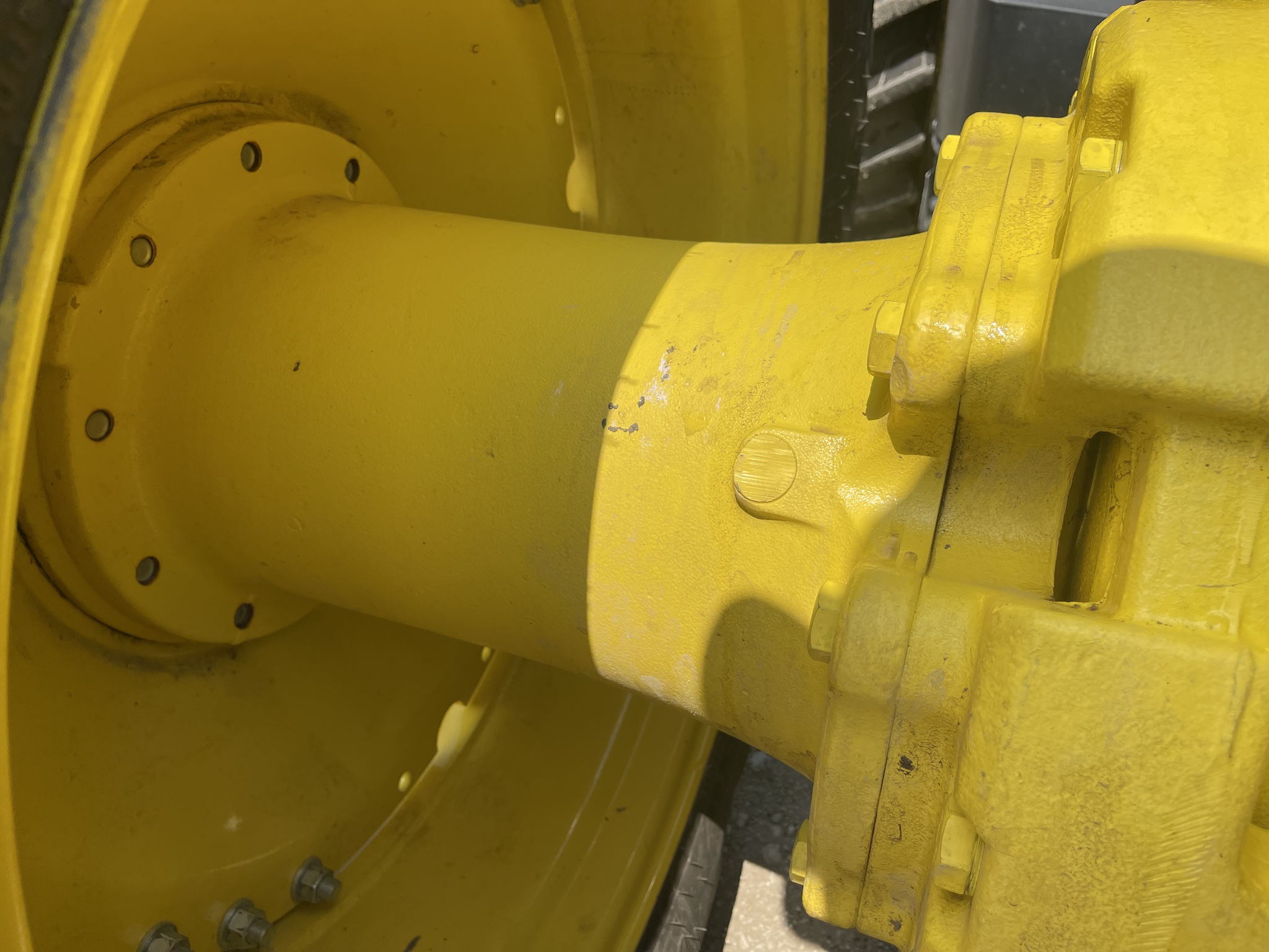  2023 John Deere 8R 370 at Heritage Tractor in Roanoke, IL