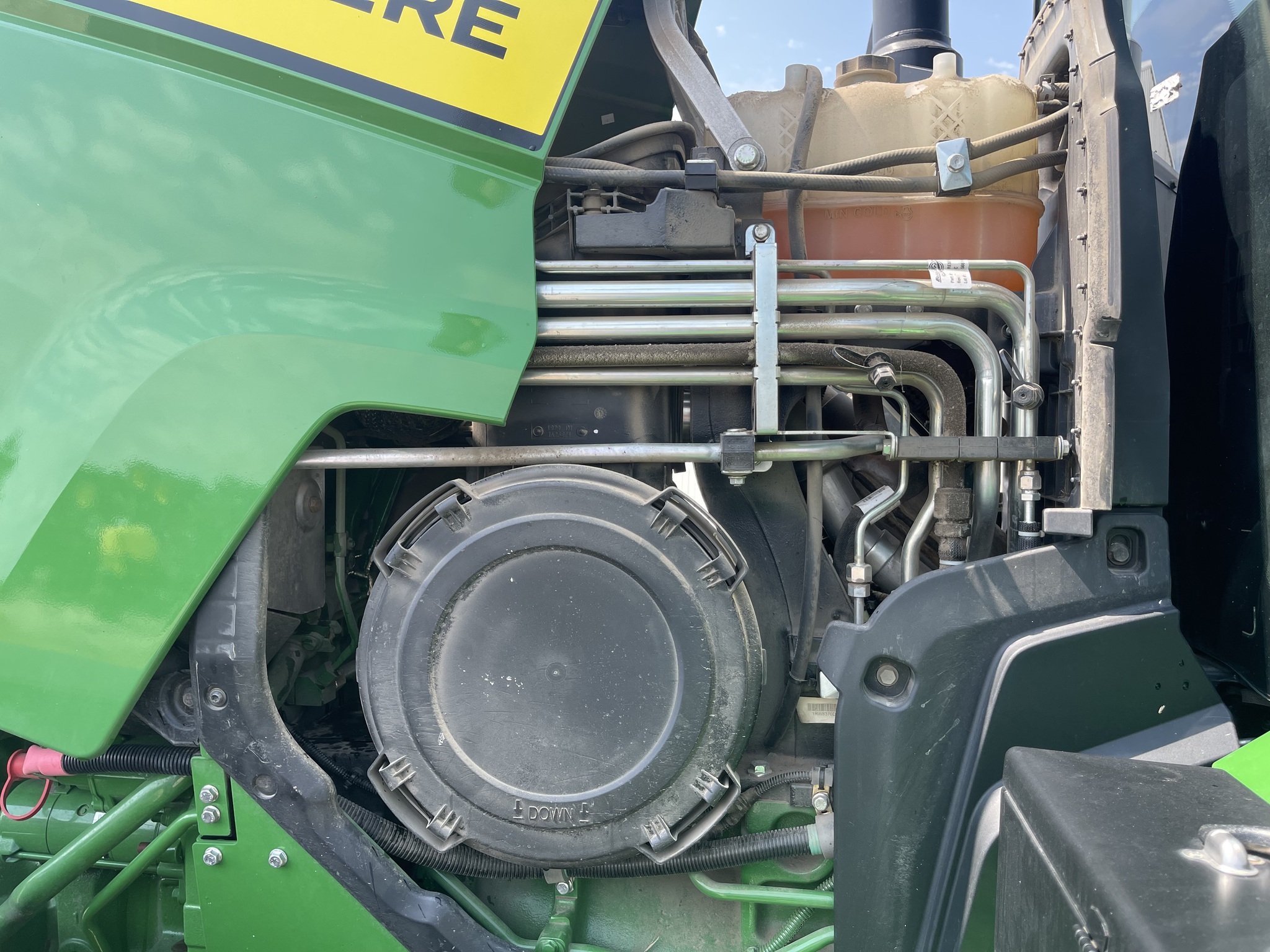  2023 John Deere 8R 370 at Heritage Tractor in Roanoke, IL