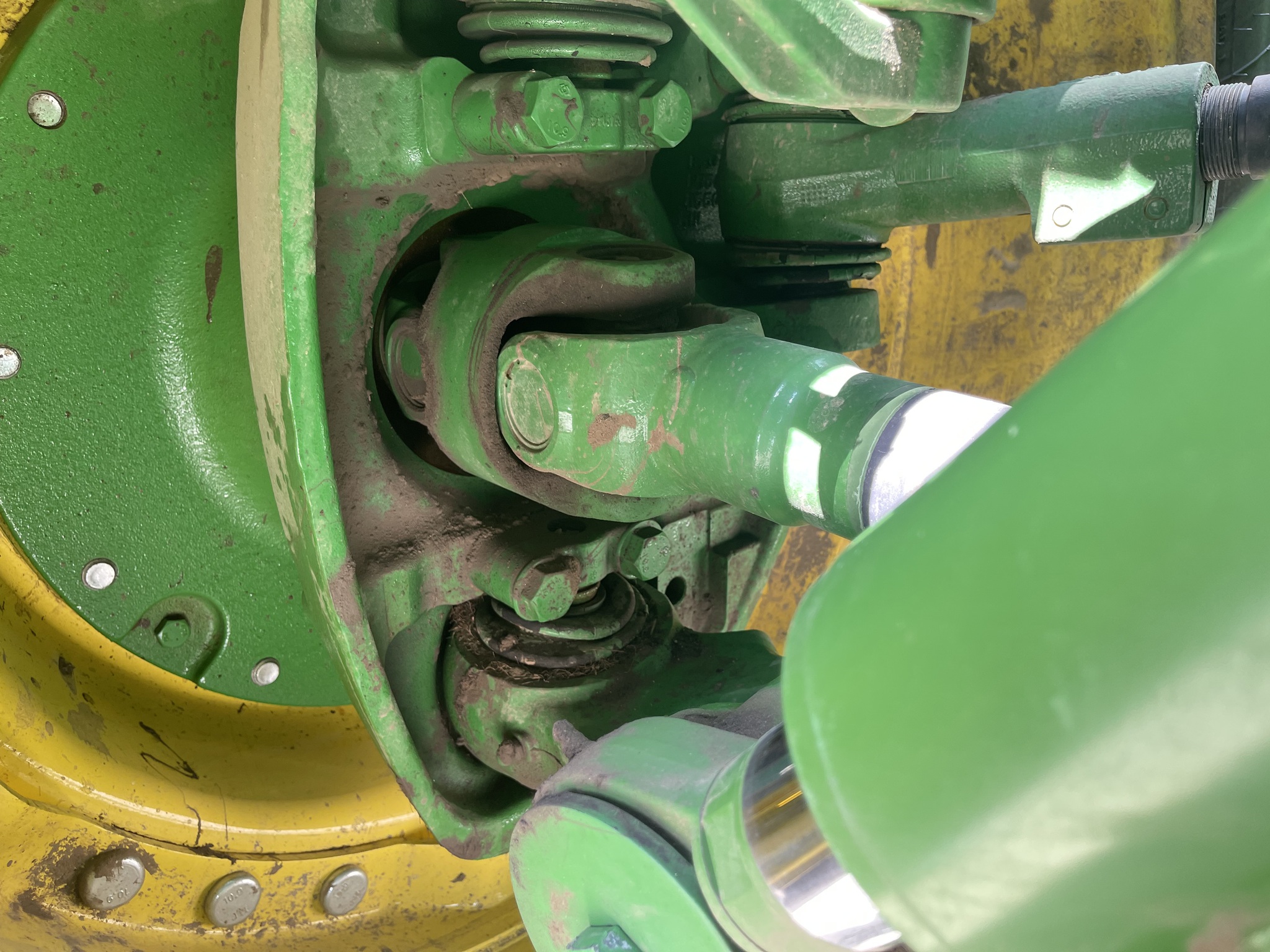  2023 John Deere 8R 370 at Heritage Tractor in Roanoke, IL