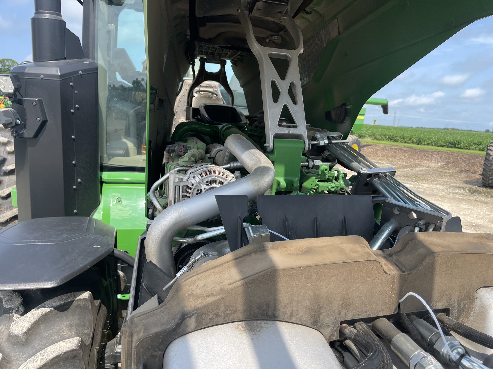  2023 John Deere 8R 370 at Heritage Tractor in Roanoke, IL