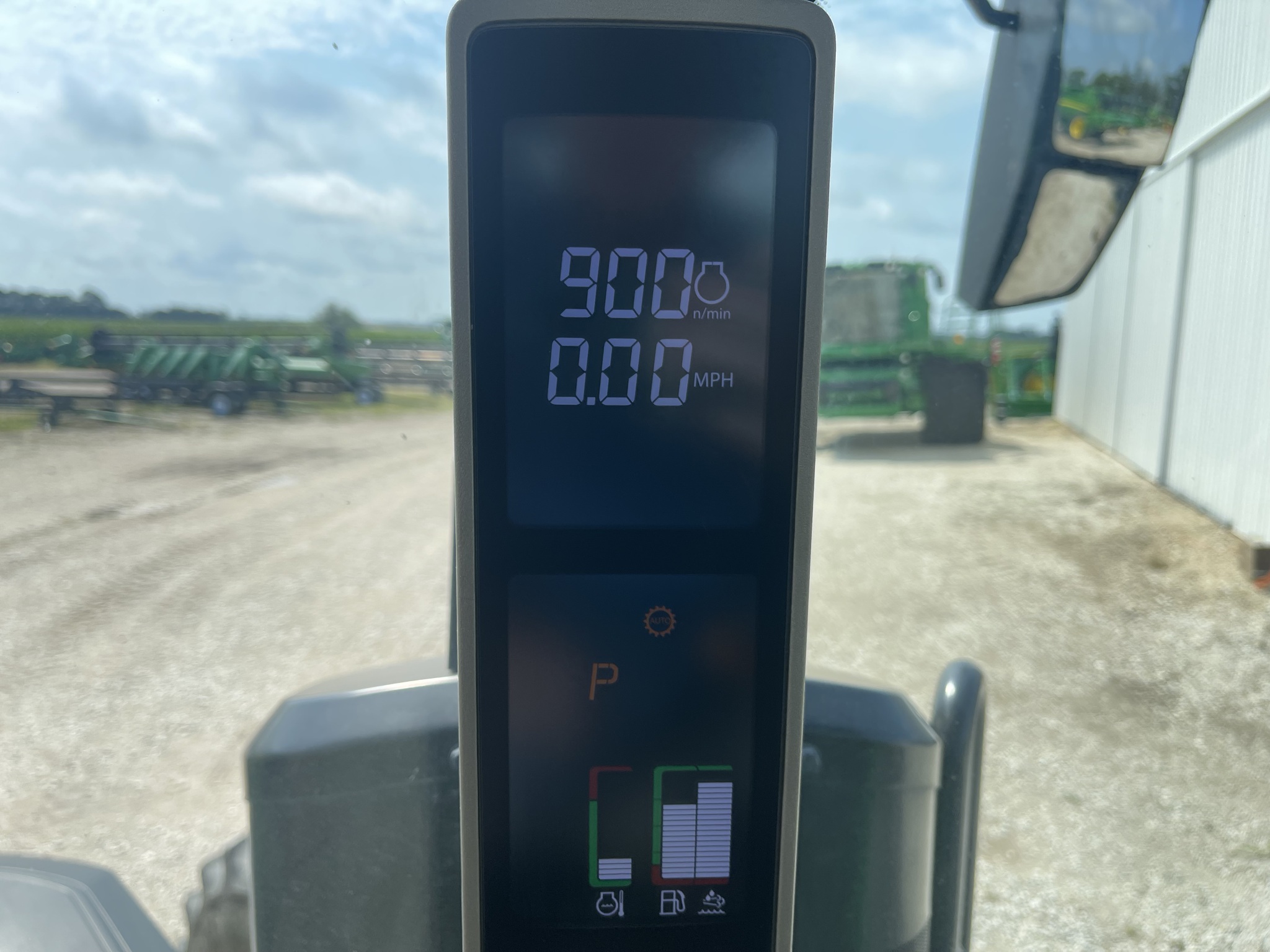  2023 John Deere 8R 370 at Heritage Tractor in Roanoke, IL