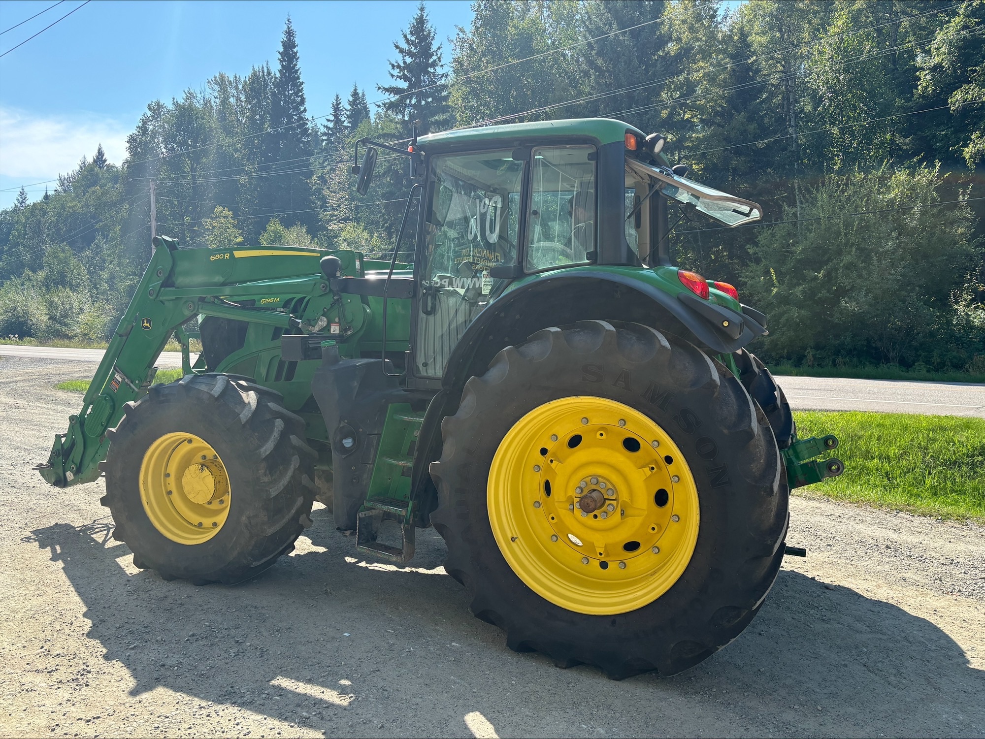 2017 John Deere 6195M Image 4