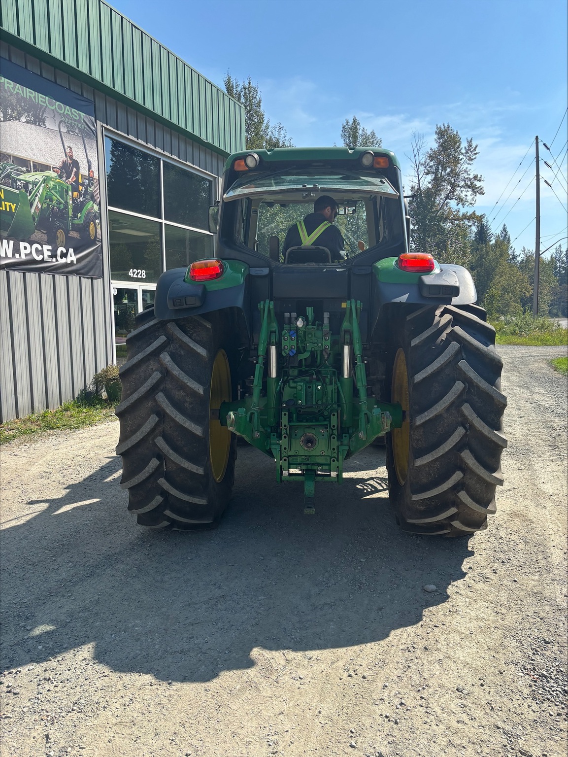 2017 John Deere 6195M Image 5