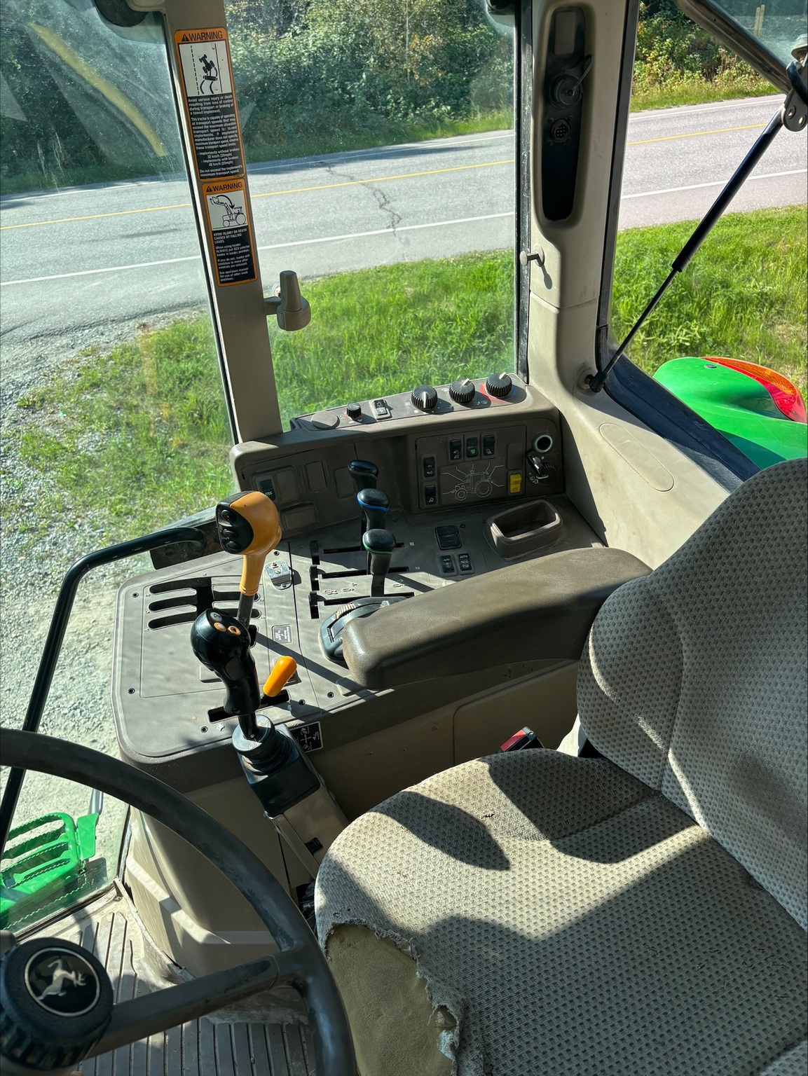 2017 John Deere 6195M Image 7