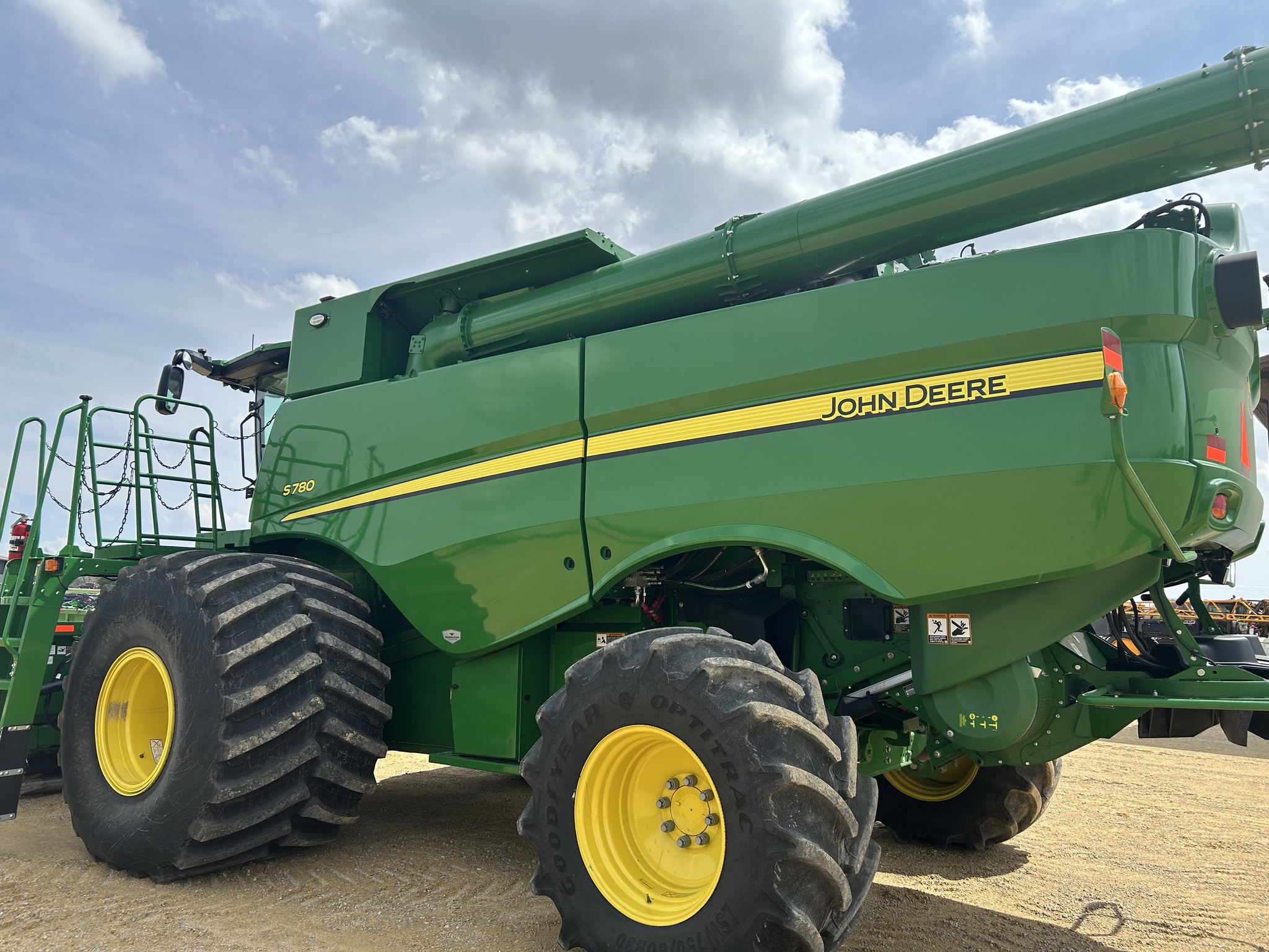  2023 John Deere S780 at Heritage Tractor in Dixon, IL