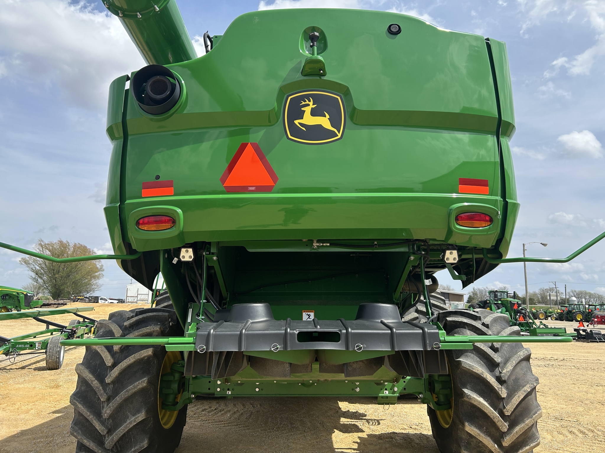  2023 John Deere S780 at Heritage Tractor in Dixon, IL