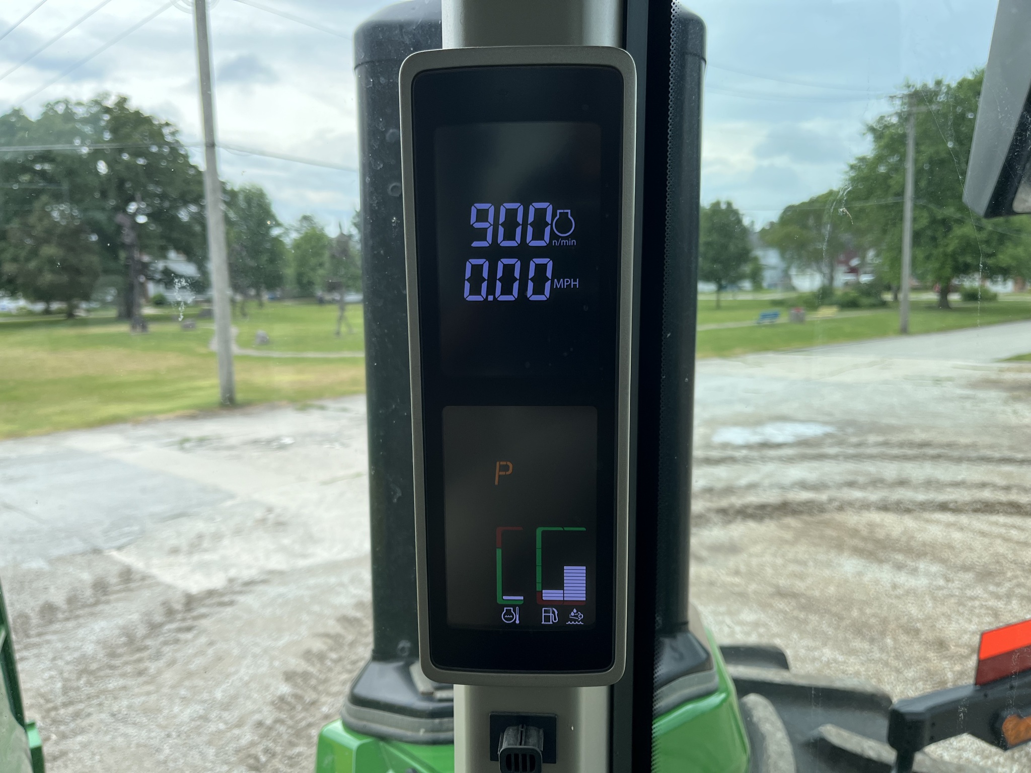  2022 John Deere 9R 590 at Heritage Tractor in Pontiac, IL