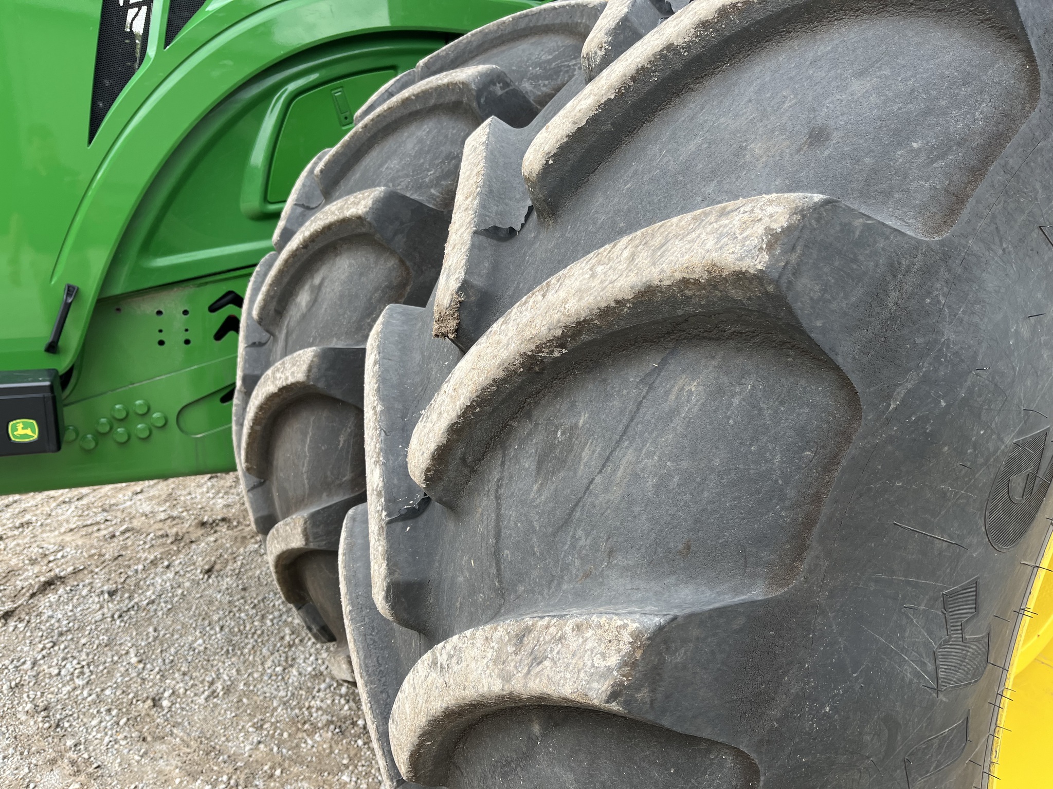  2022 John Deere 9R 590 at Heritage Tractor in Pontiac, IL