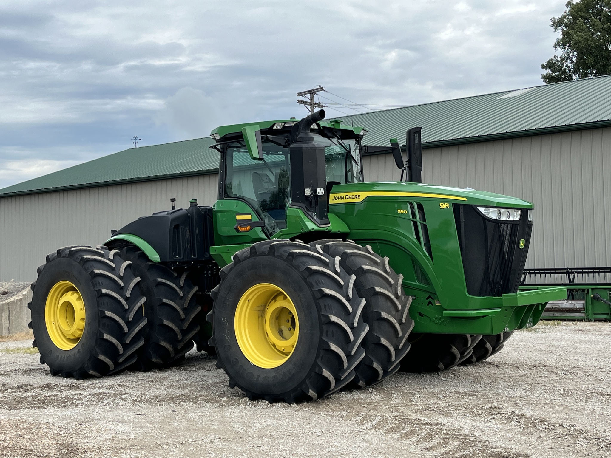  2022 John Deere 9R 590 at Heritage Tractor in Pontiac, IL