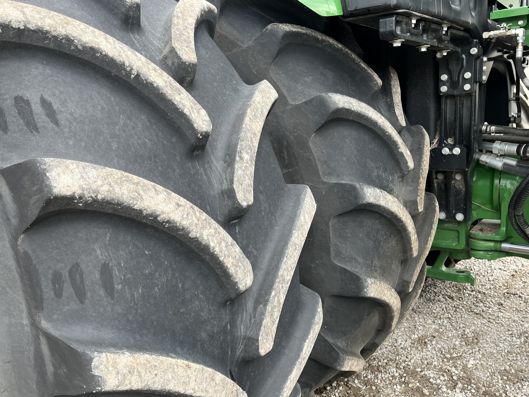  2022 John Deere 9R 590 at Heritage Tractor in Pontiac, IL