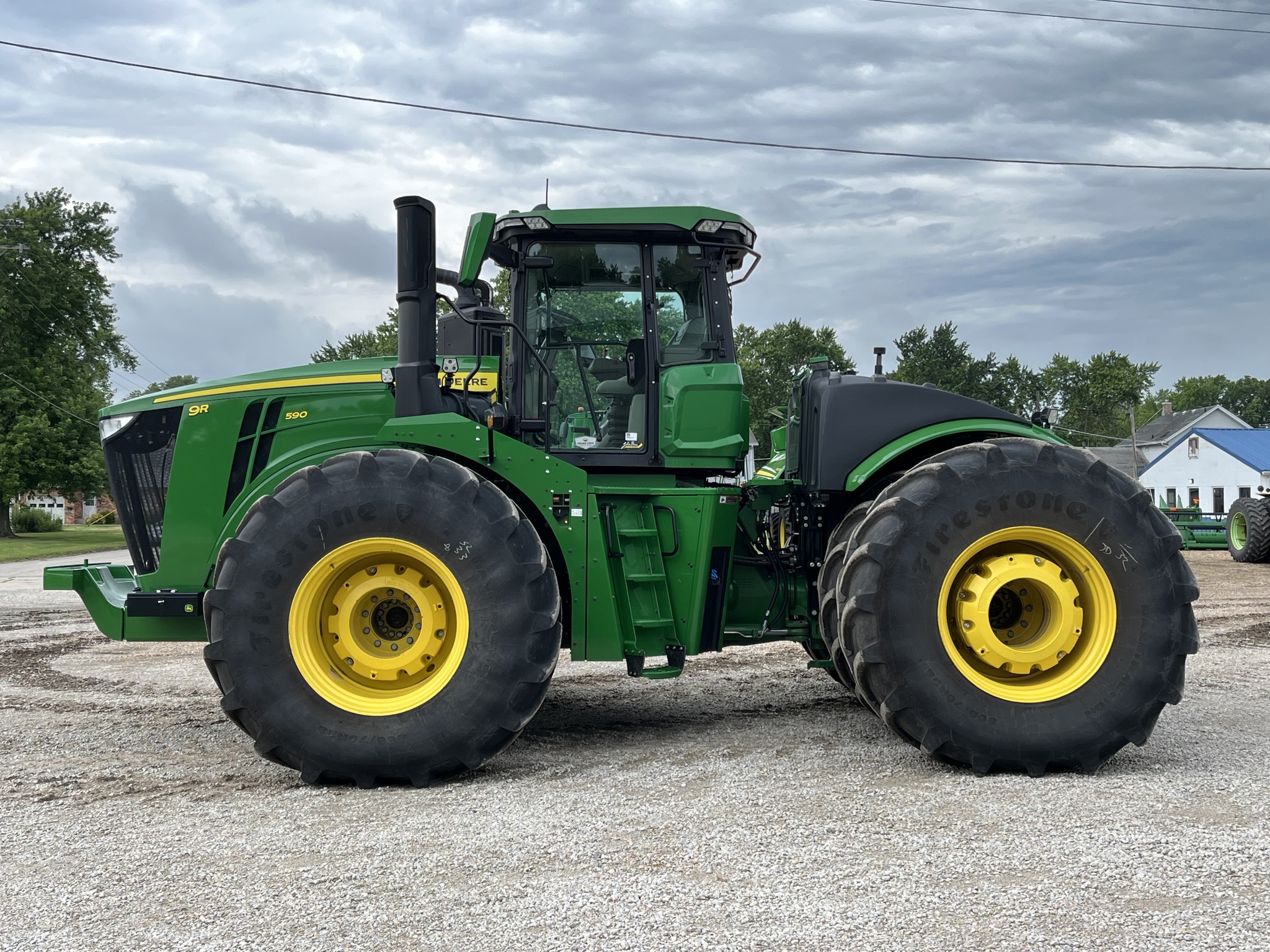  2022 John Deere 9R 590 at Heritage Tractor in Pontiac, IL