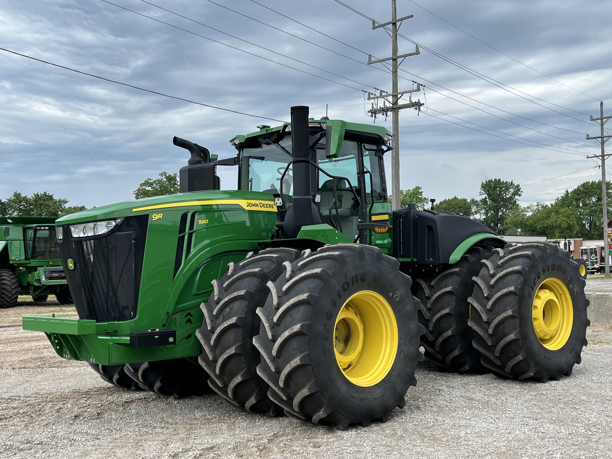  2022 John Deere 9R 590 at Heritage Tractor in Pontiac, IL