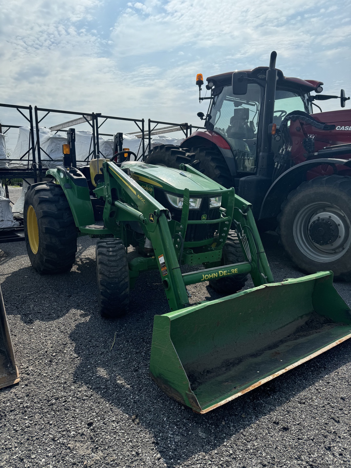 2020 John Deere 4044M Image 2