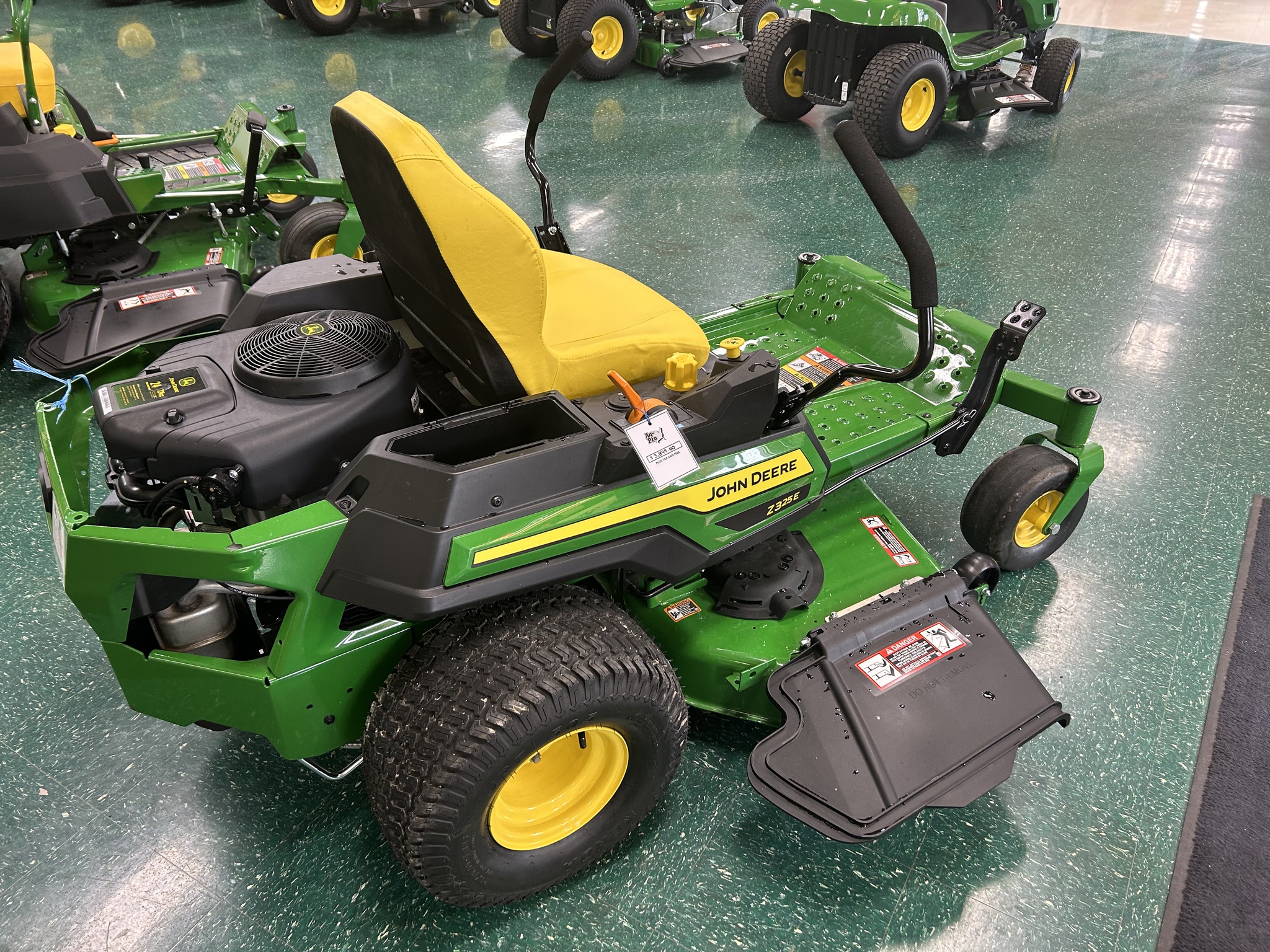 2024 John Deere Z325E Image 5