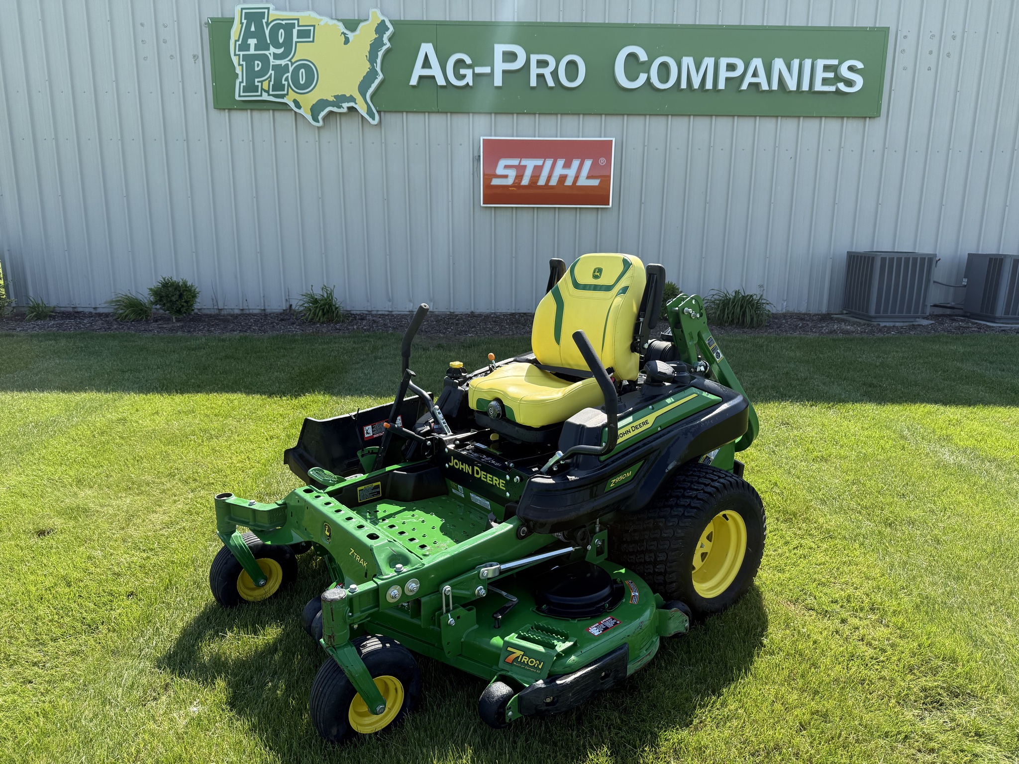2024 John Deere Z950M Image 1
