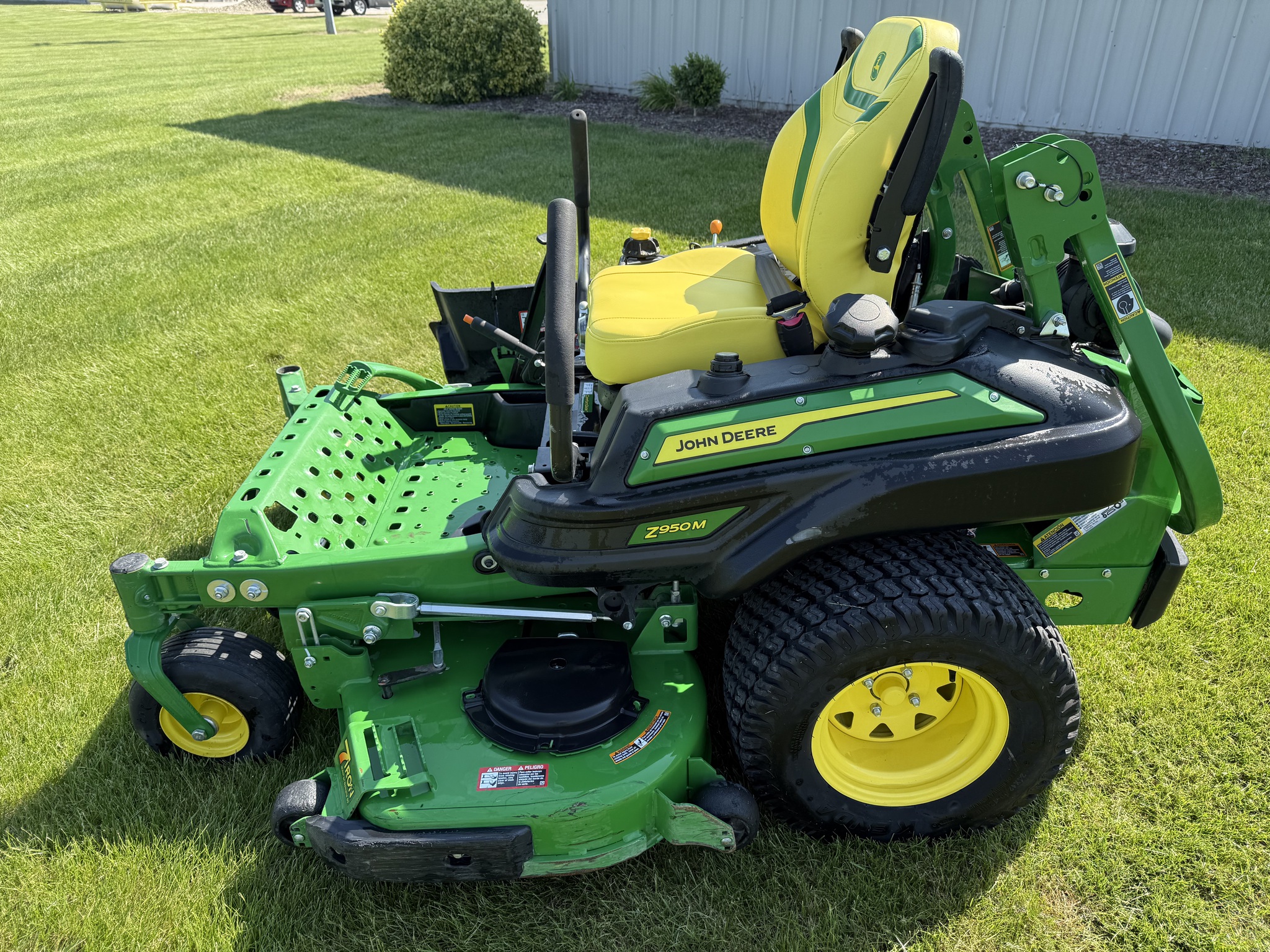 2024 John Deere Z950M Image 2