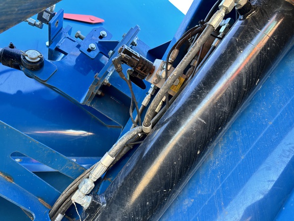 2012 Kinze 1300 (5th thumbnail)