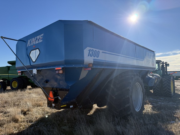 2012 Kinze 1300 (17th thumbnail)