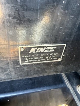 2012 Kinze 1300 (19th thumbnail)