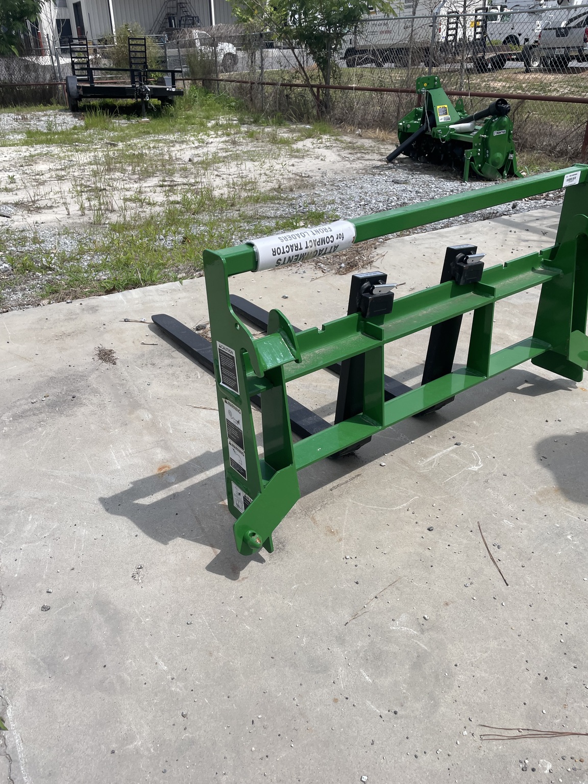 2023 John Deere AP10F Image 3