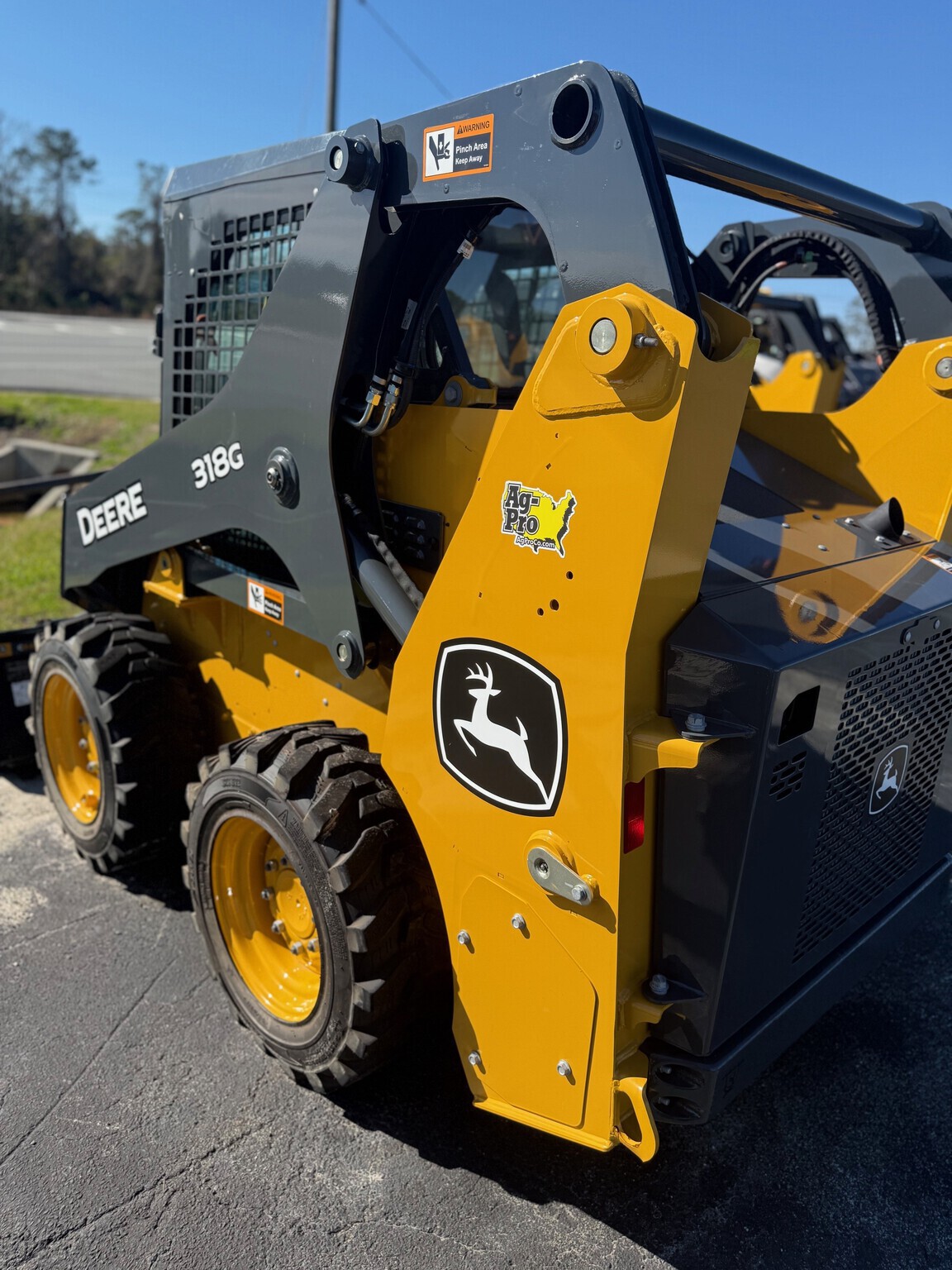 2025 John Deere 318G Image 5
