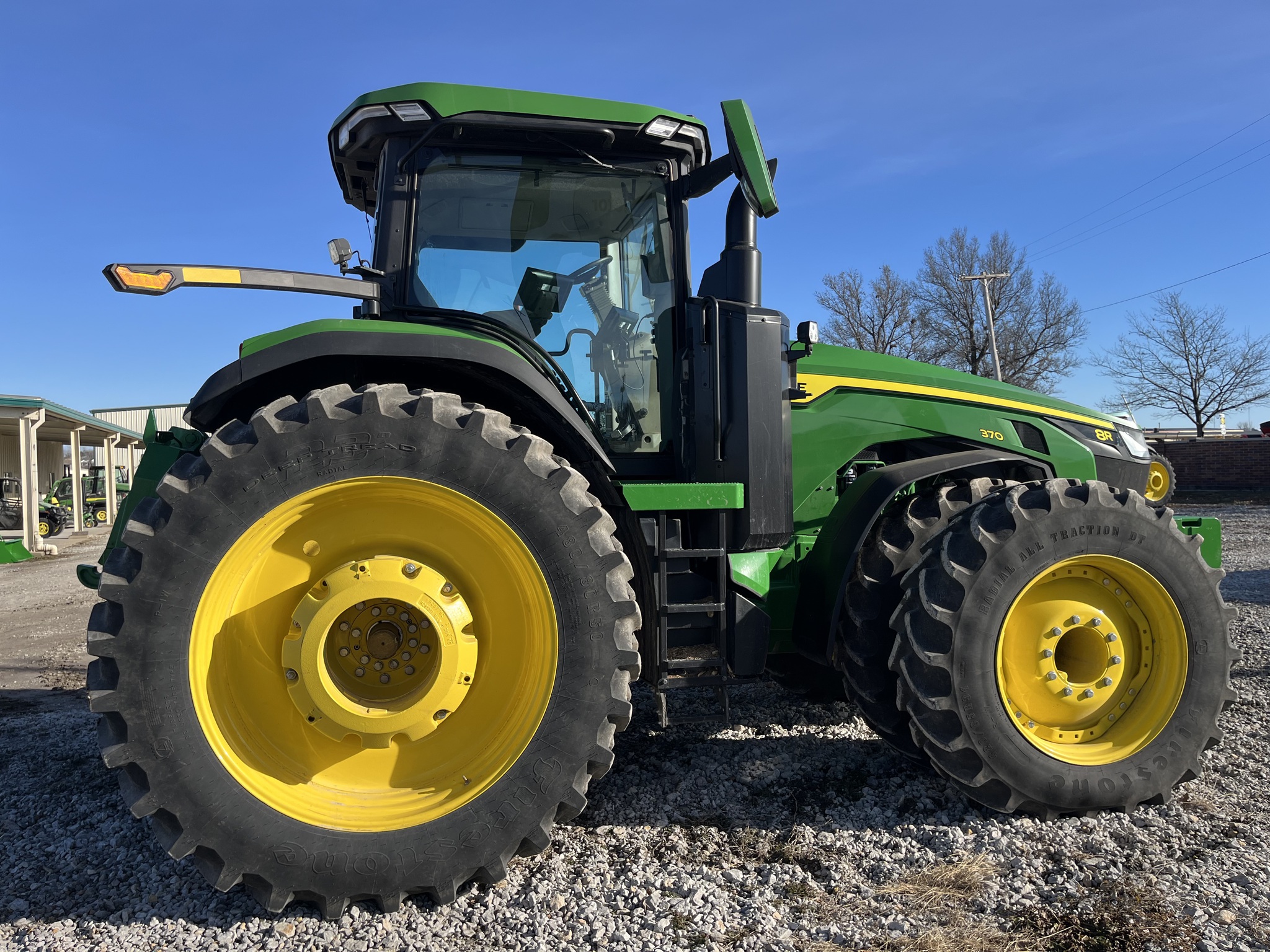  2024 John Deere 8R 370 at Heritage Tractor in Seneca, KS