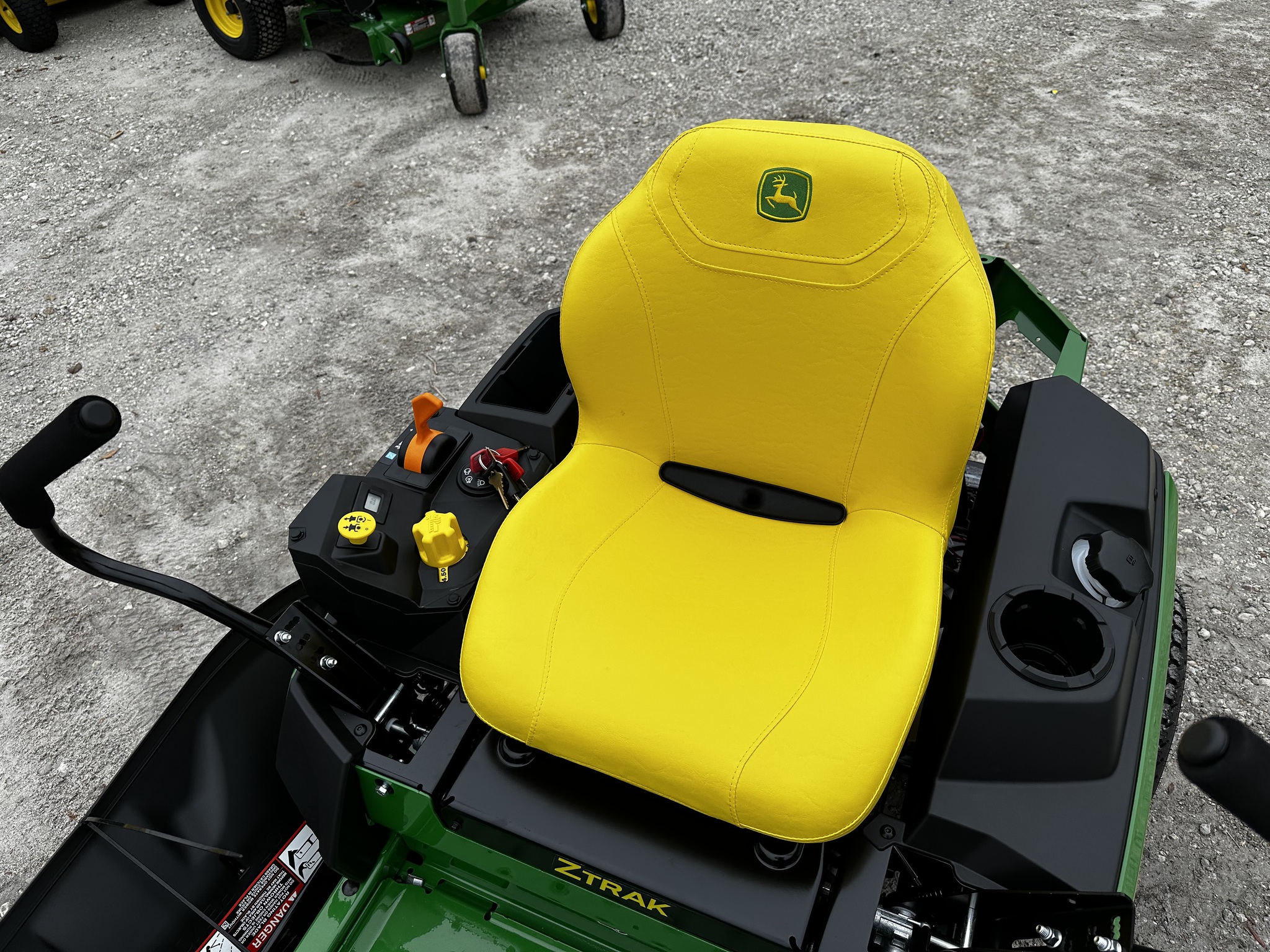 2025 John Deere Z315E Image 7