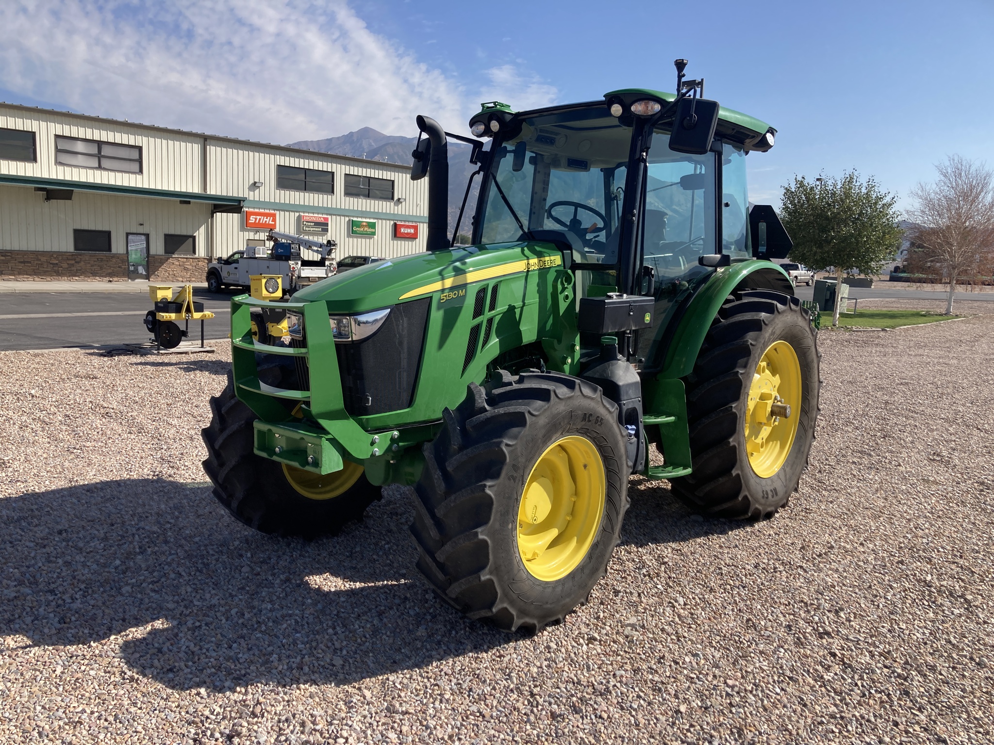 2024 John Deere 5130M Image 1