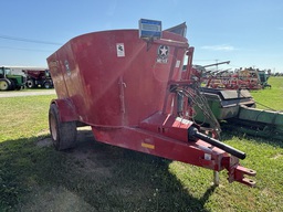 Feeder Wagon-Portable For Sale 2017 Meyer 355 