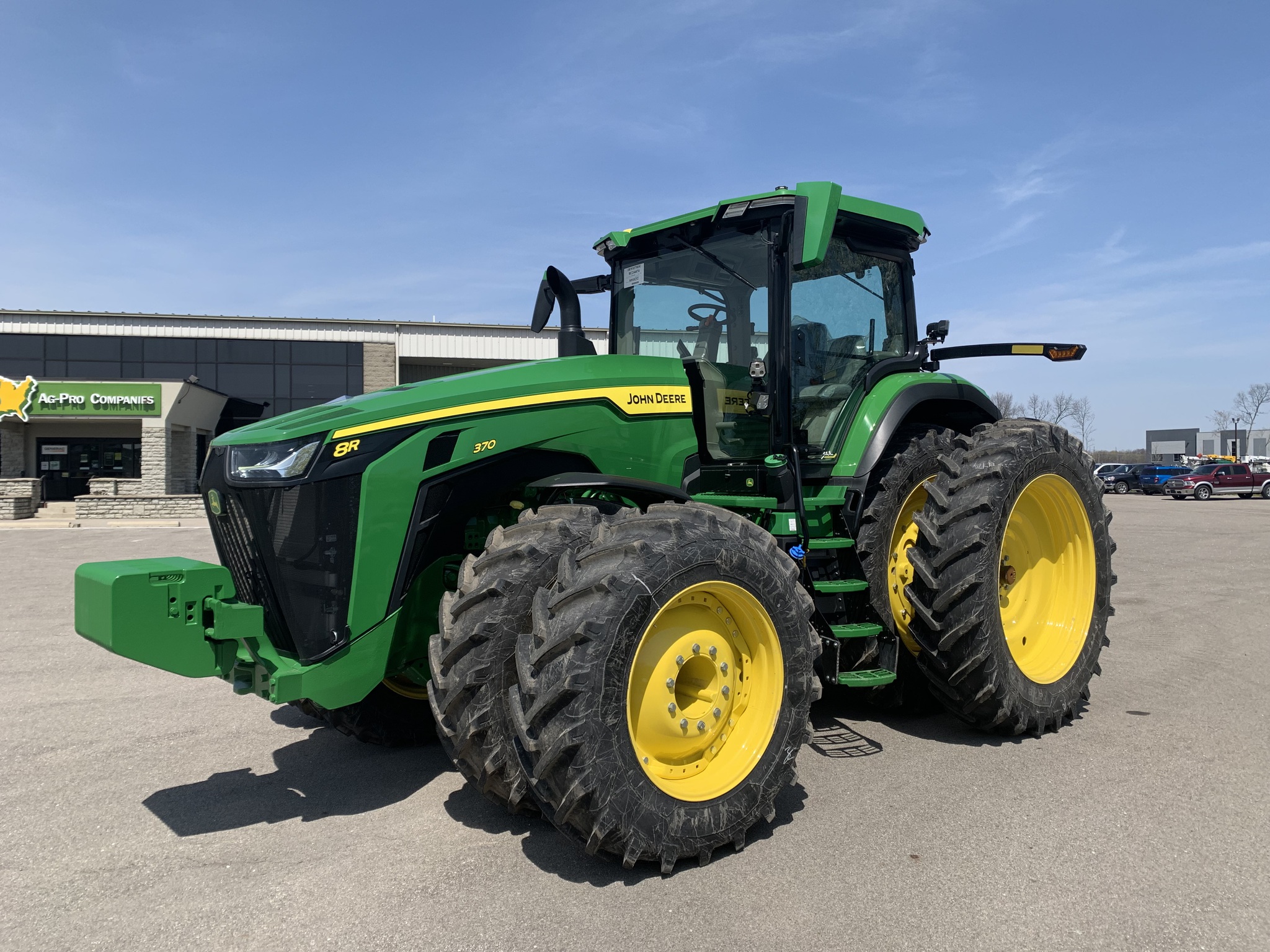 2024 John Deere 8R 370 Image 1