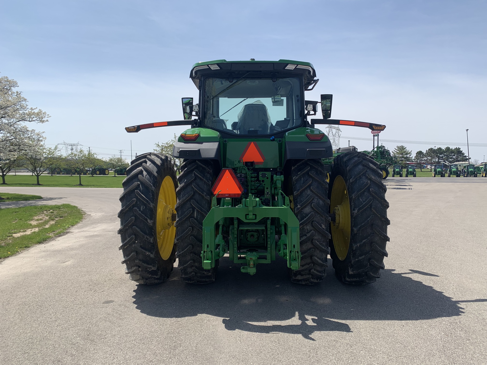 2024 John Deere 8R 370 Image 6