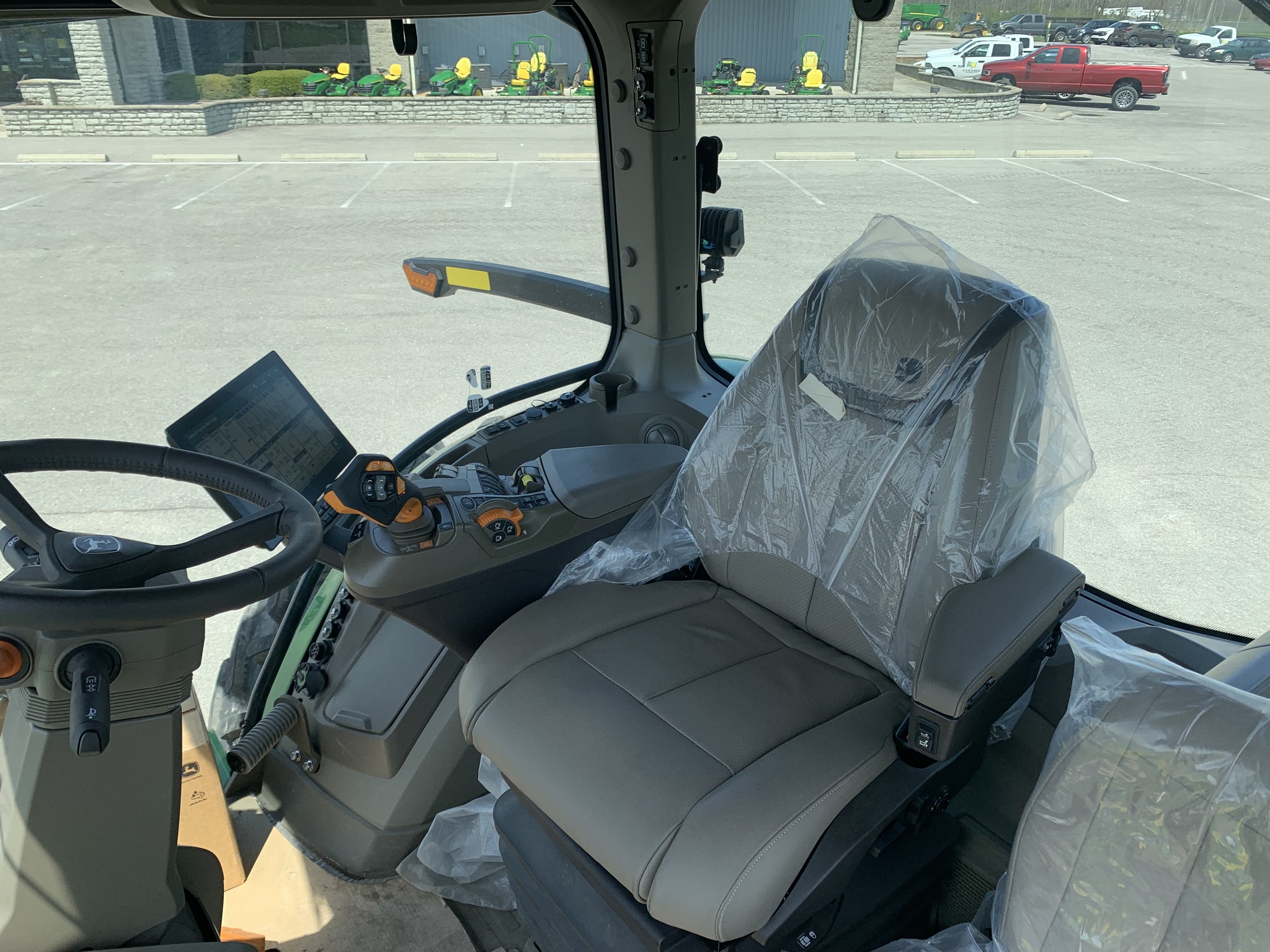 2024 John Deere 8R 370 Image 12