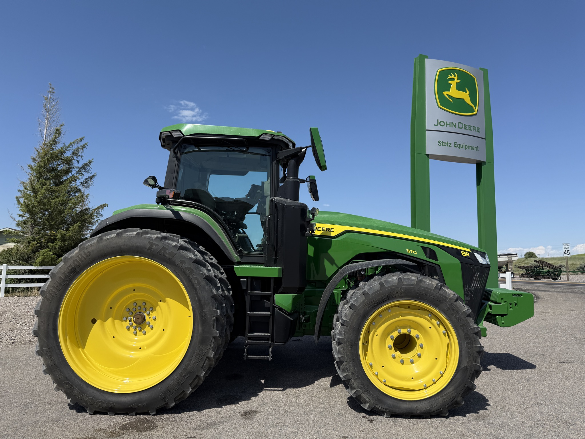 2024 John Deere 8R 370 Image 6