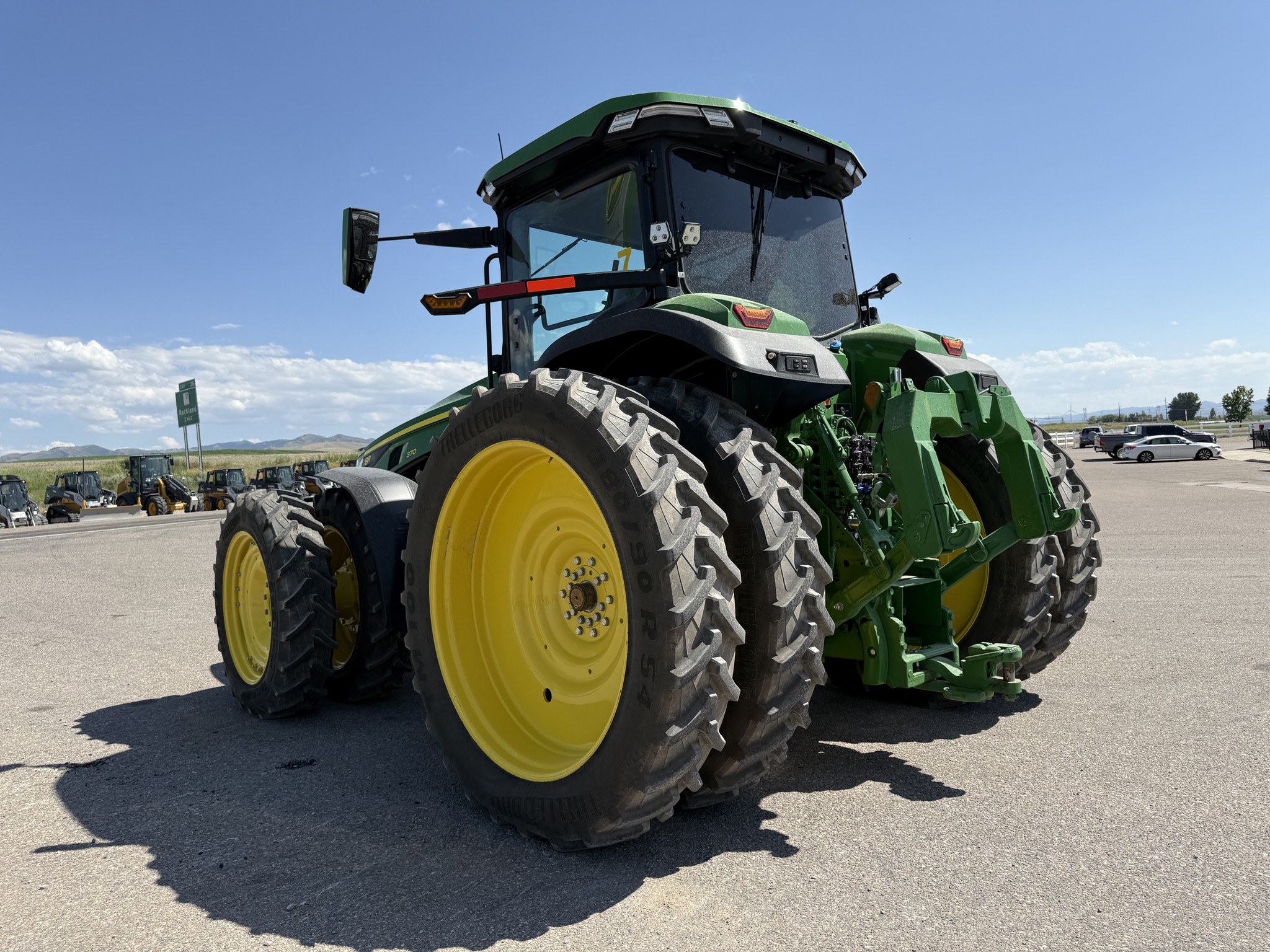 2024 John Deere 8R 370 Image 3