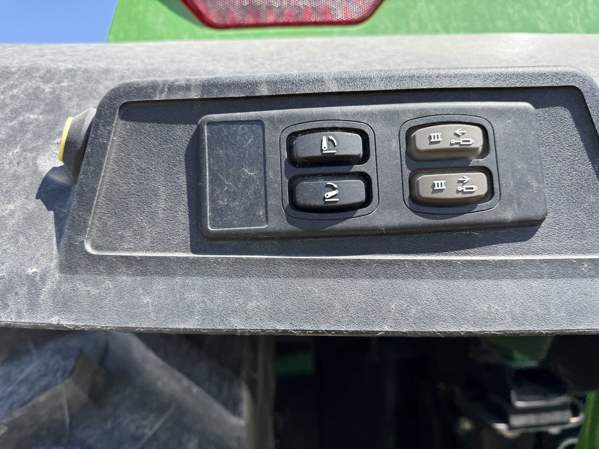 2024 John Deere 8R 370 Image 32