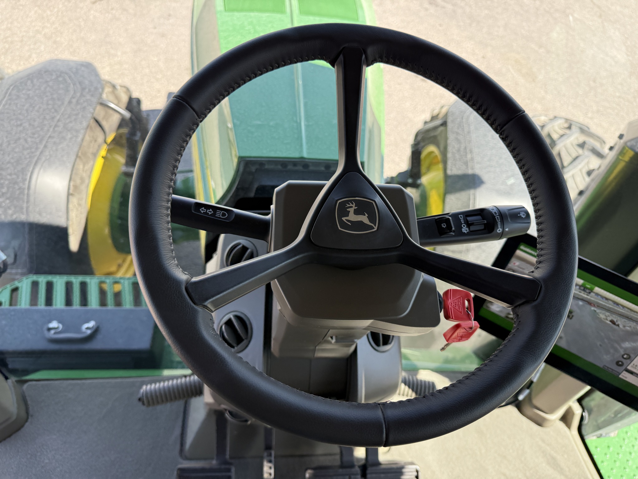 2024 John Deere 8R 370 Image 11