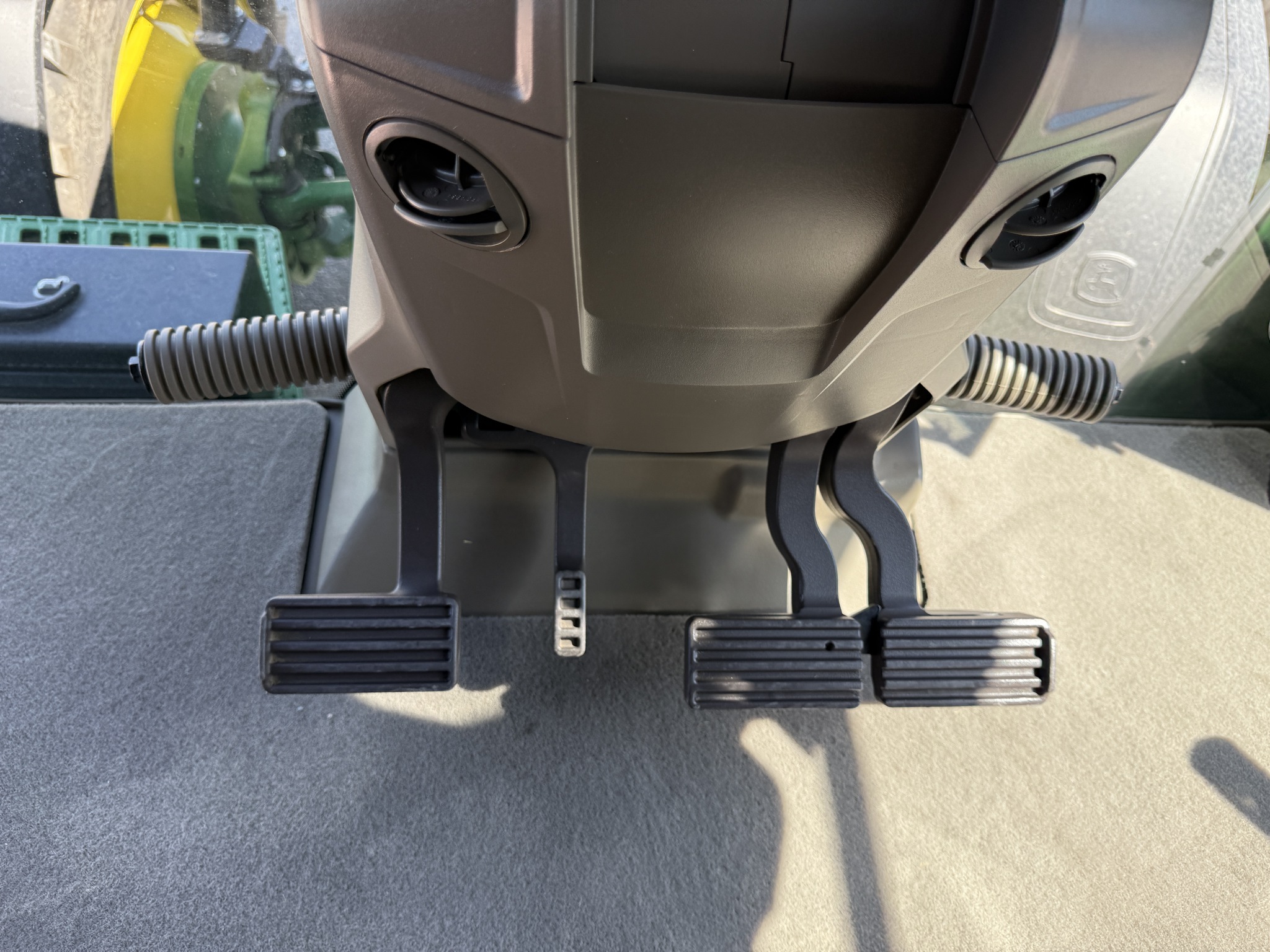 2024 John Deere 8R 370 Image 12