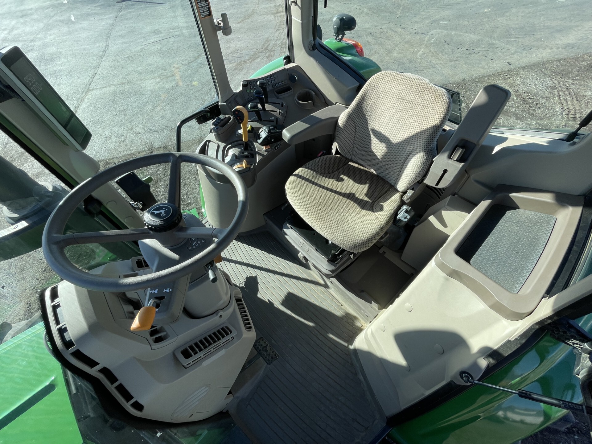 2023 John Deere 6130M Image 17