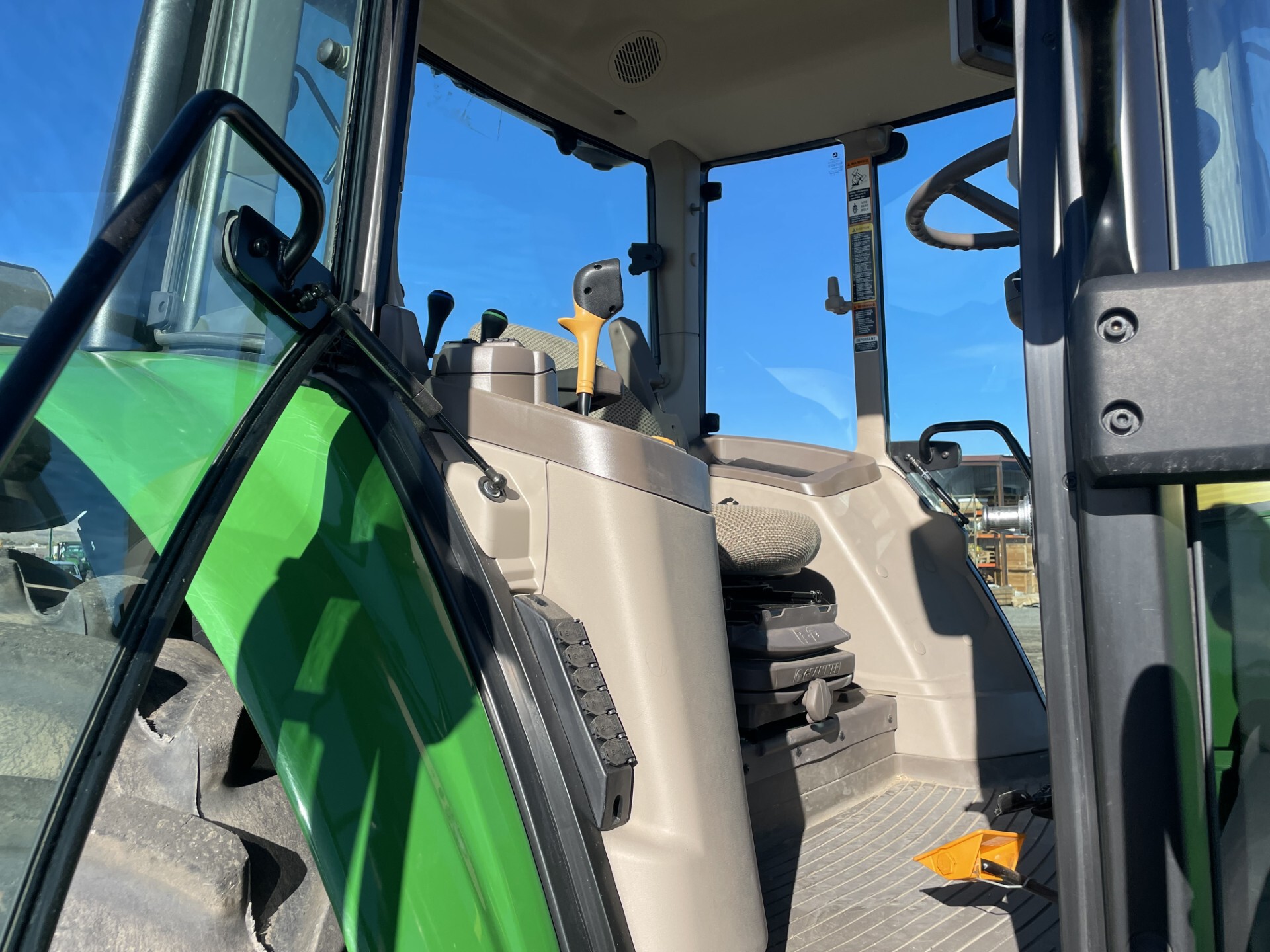 2023 John Deere 6130M Image 21