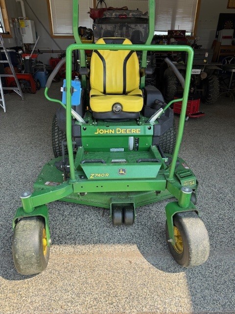 2019 John Deere Z740R Image 1