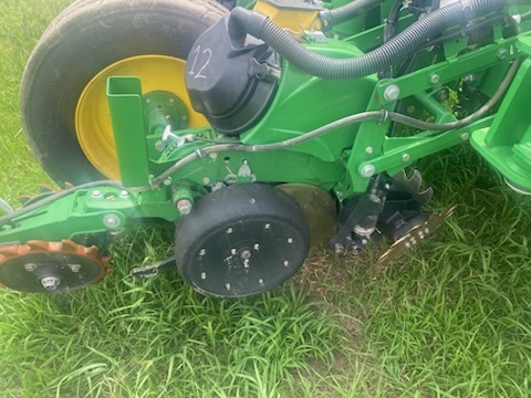 2022 John Deere 1775NT Image 2